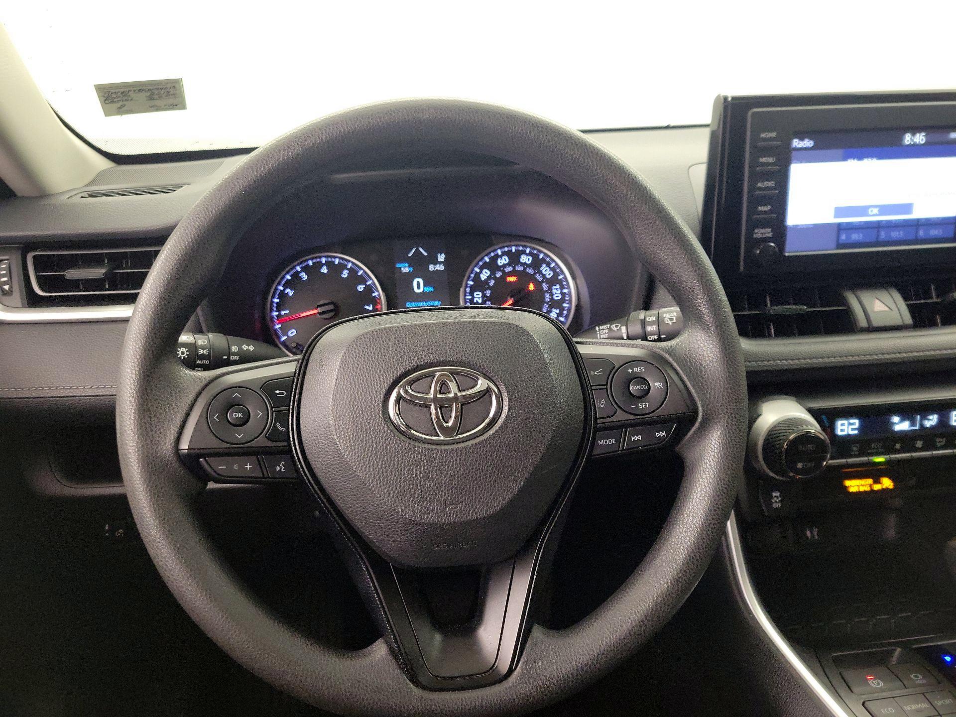 Thumbnail: 2019 Toyota RAV4 - 10