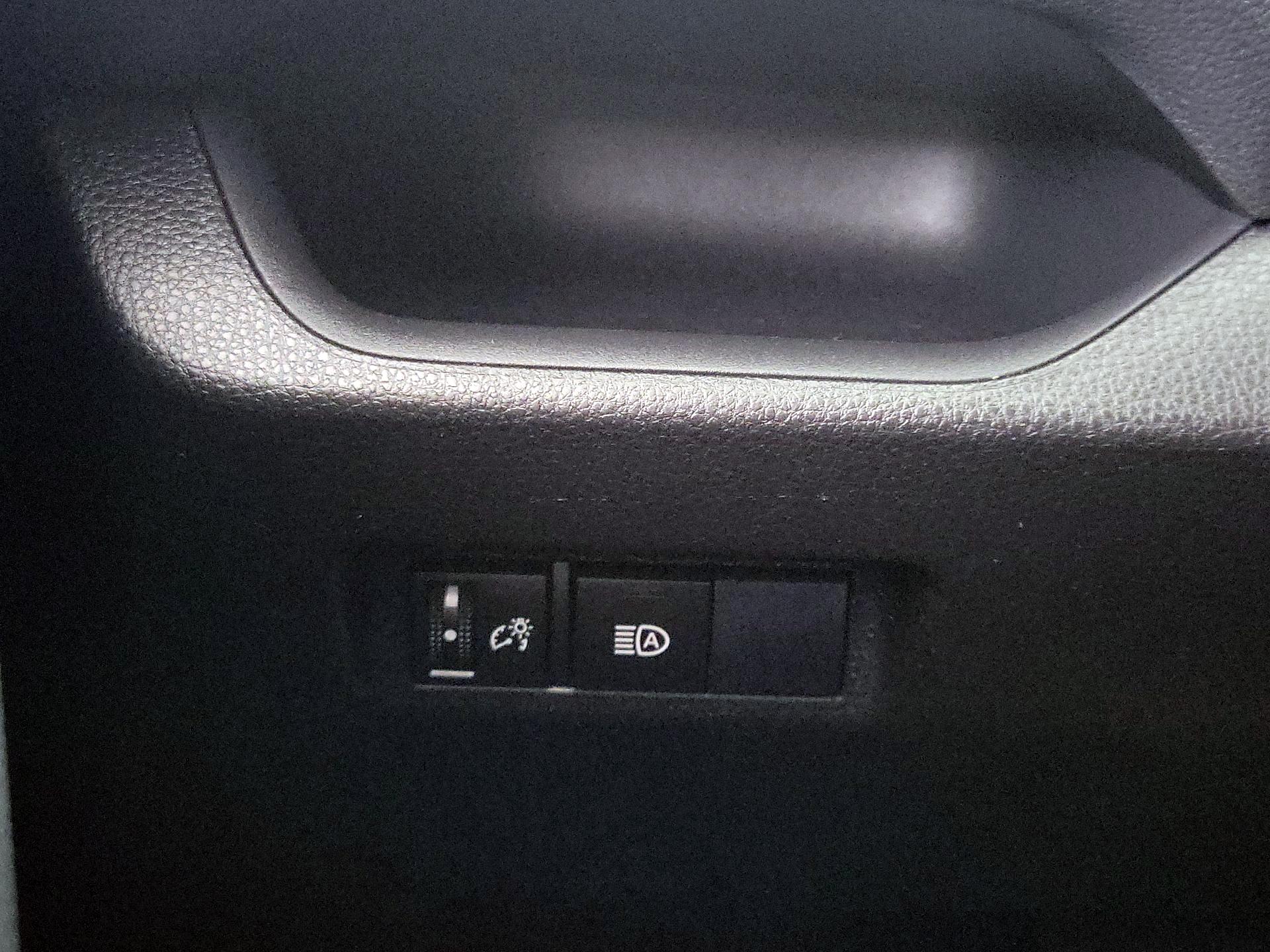 Thumbnail: 2019 Toyota RAV4 - 13