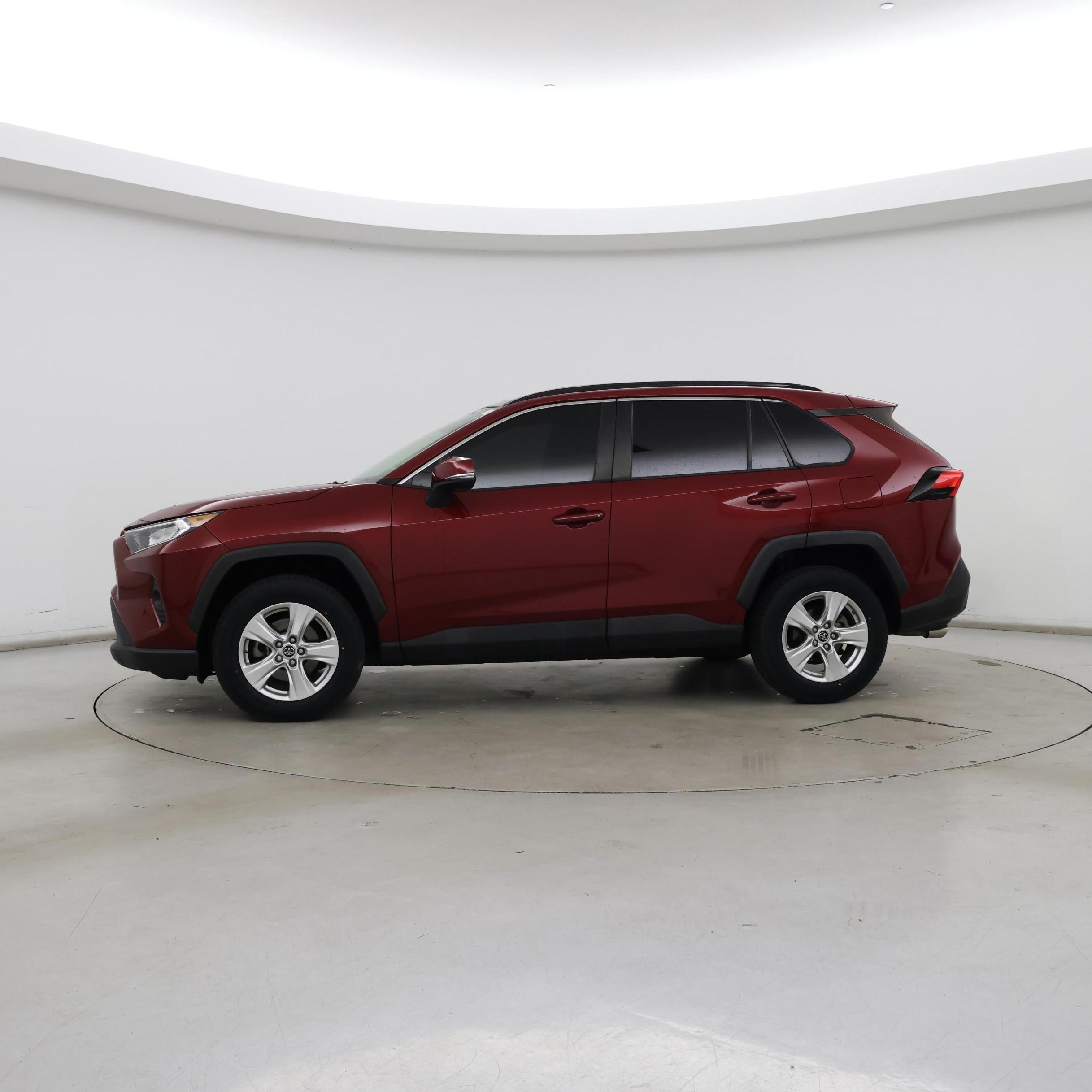 Thumbnail: 2019 Toyota RAV4 - 3