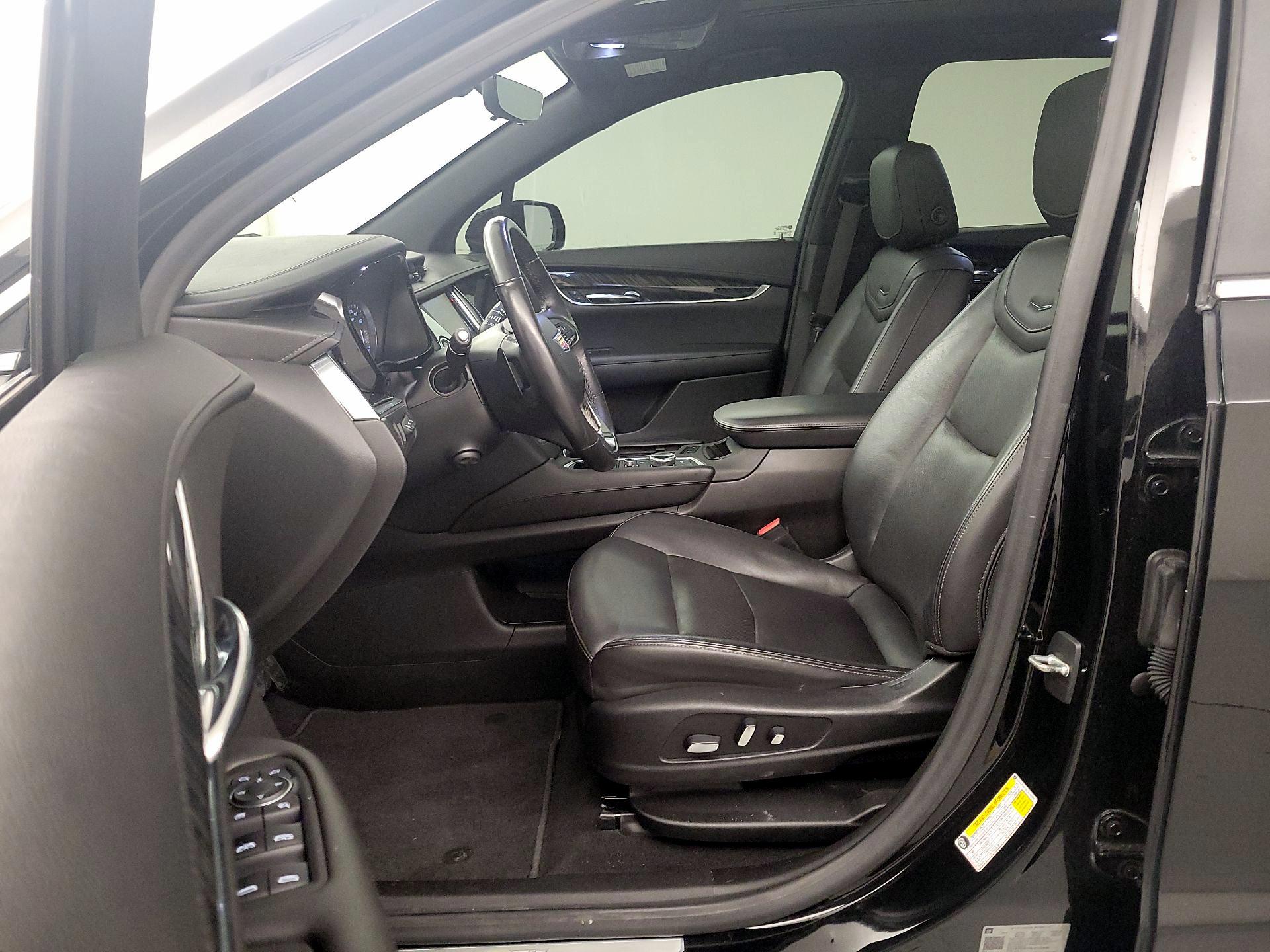 Thumbnail: 2020 Cadillac XT6 - 11
