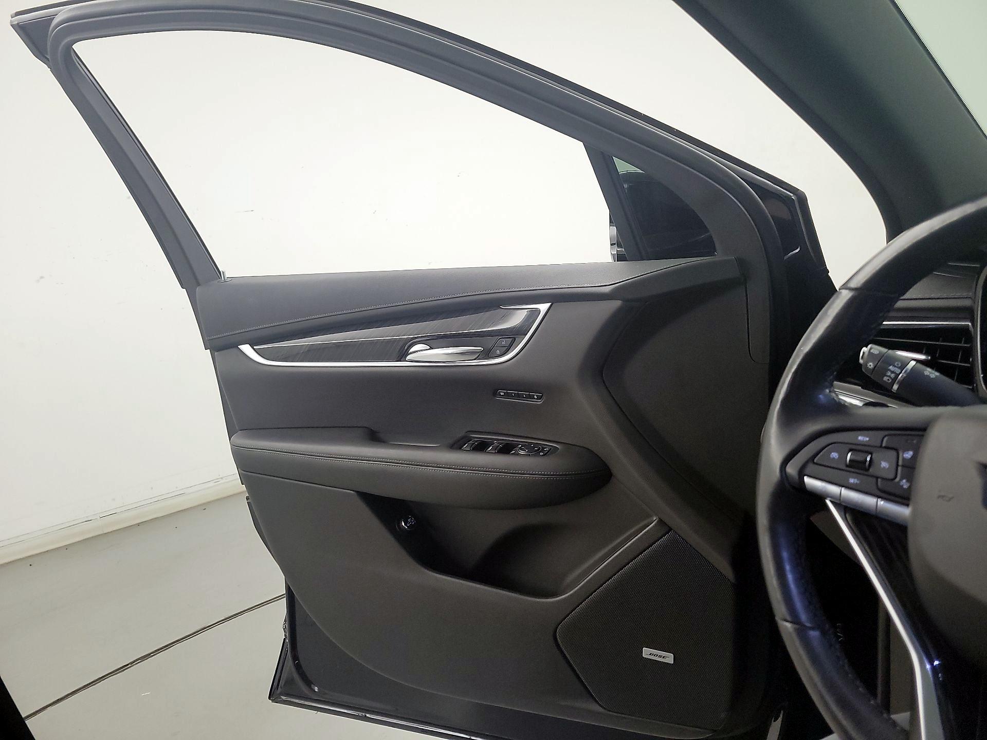 Thumbnail: 2020 Cadillac XT6 - 12
