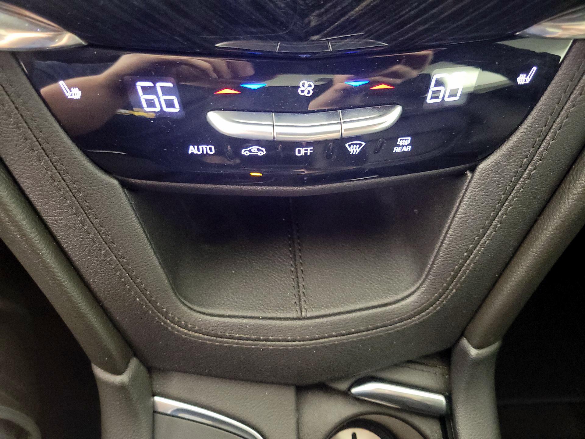 Thumbnail: 2020 Cadillac XT6 - 16
