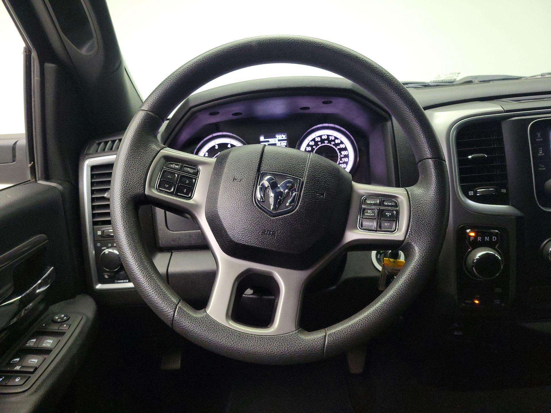 Thumbnail: 2021 RAM 1500 Classic - 10