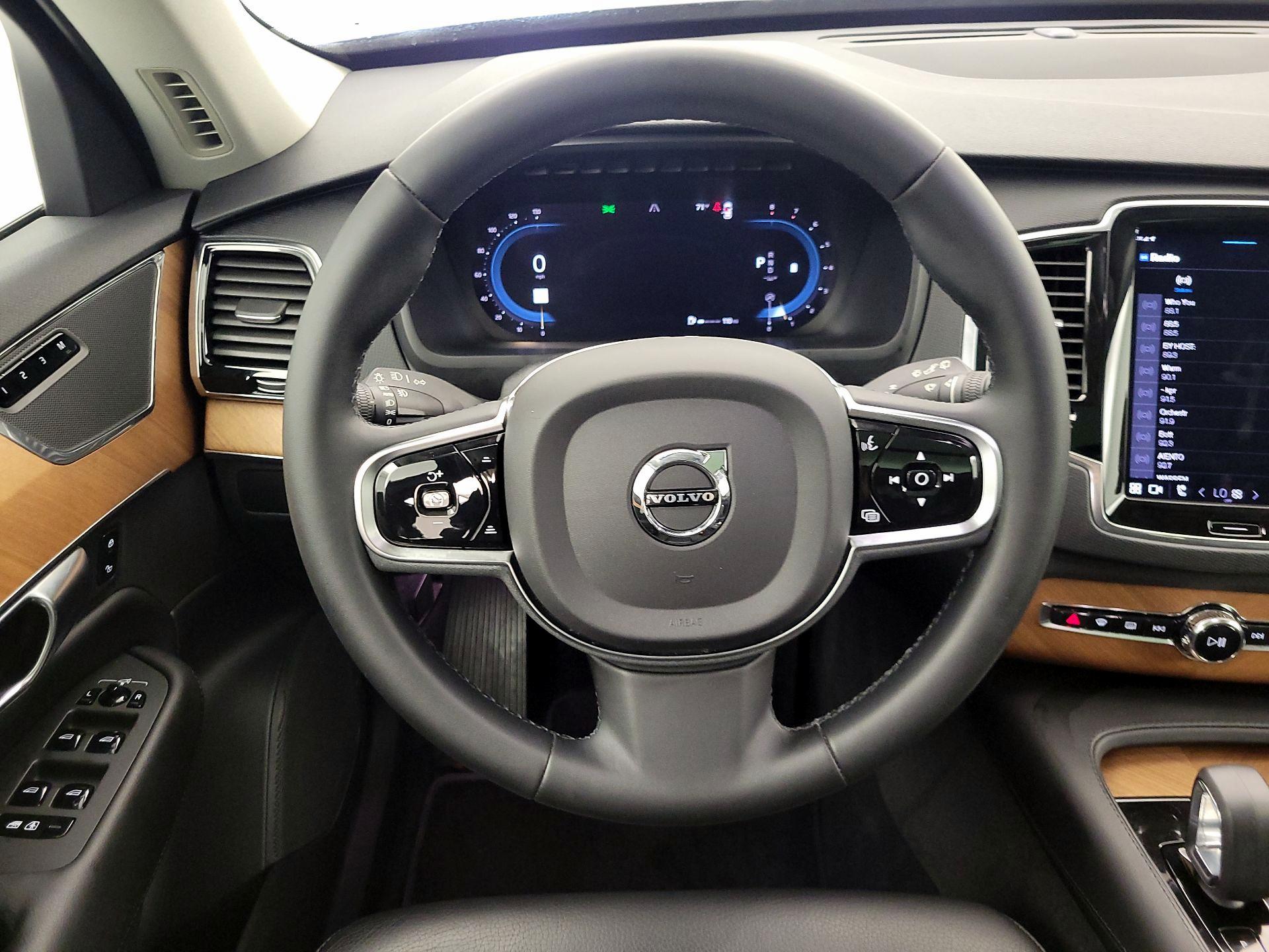 Thumbnail: 2023 Volvo XC90 - 10