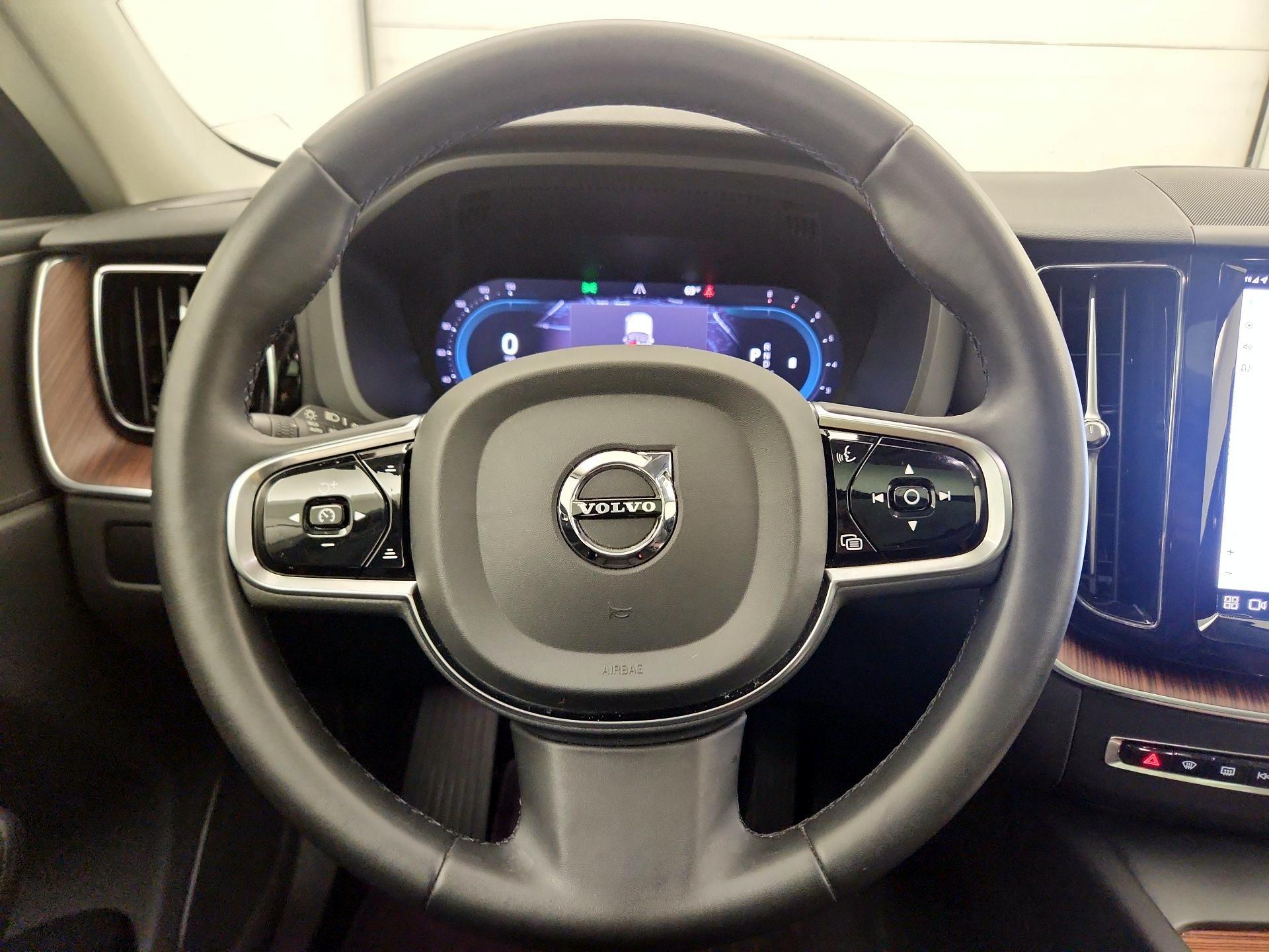 Thumbnail: 2024 Volvo XC60 - 10
