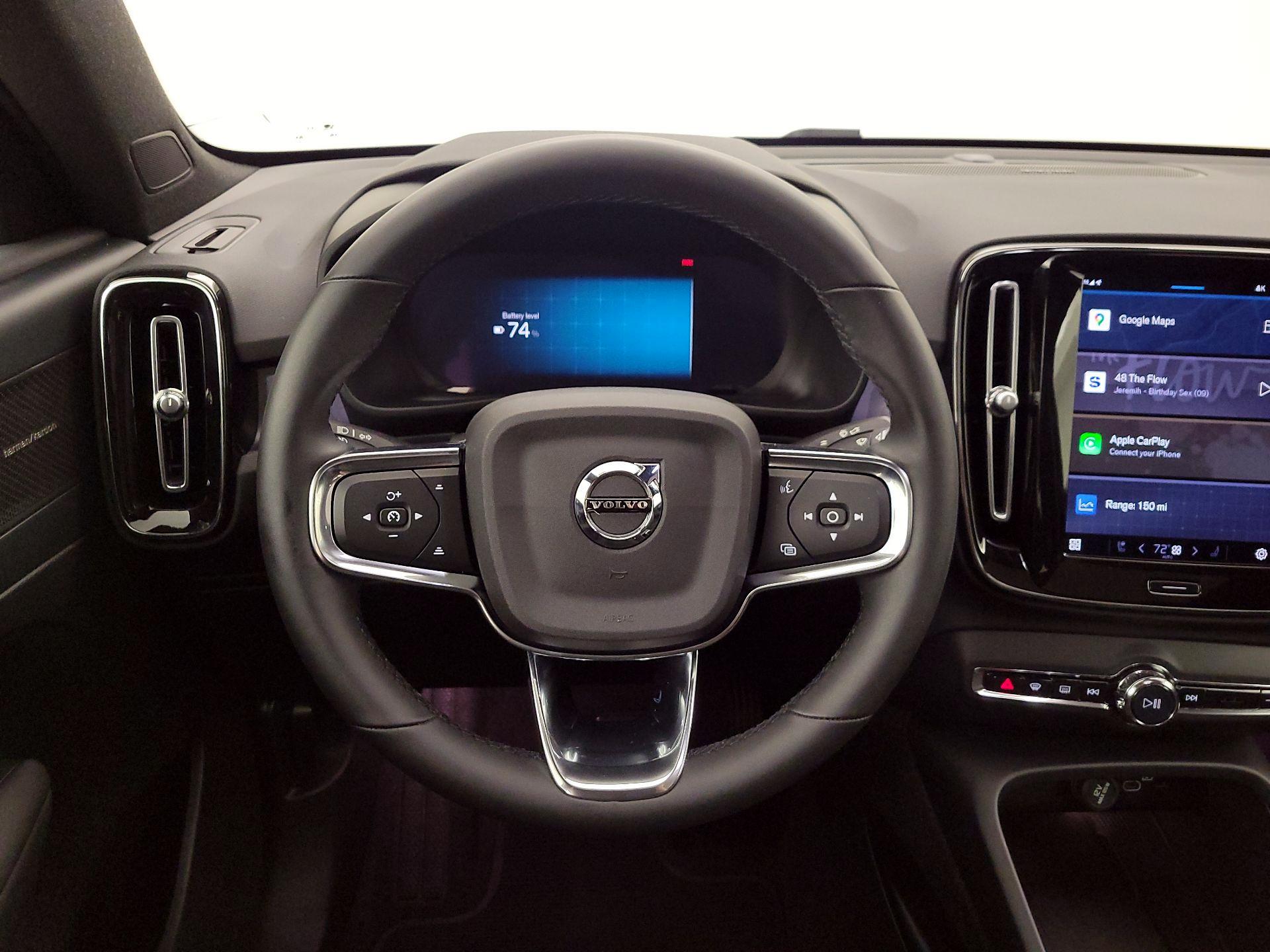 Thumbnail: 2023 Volvo C40 - 10