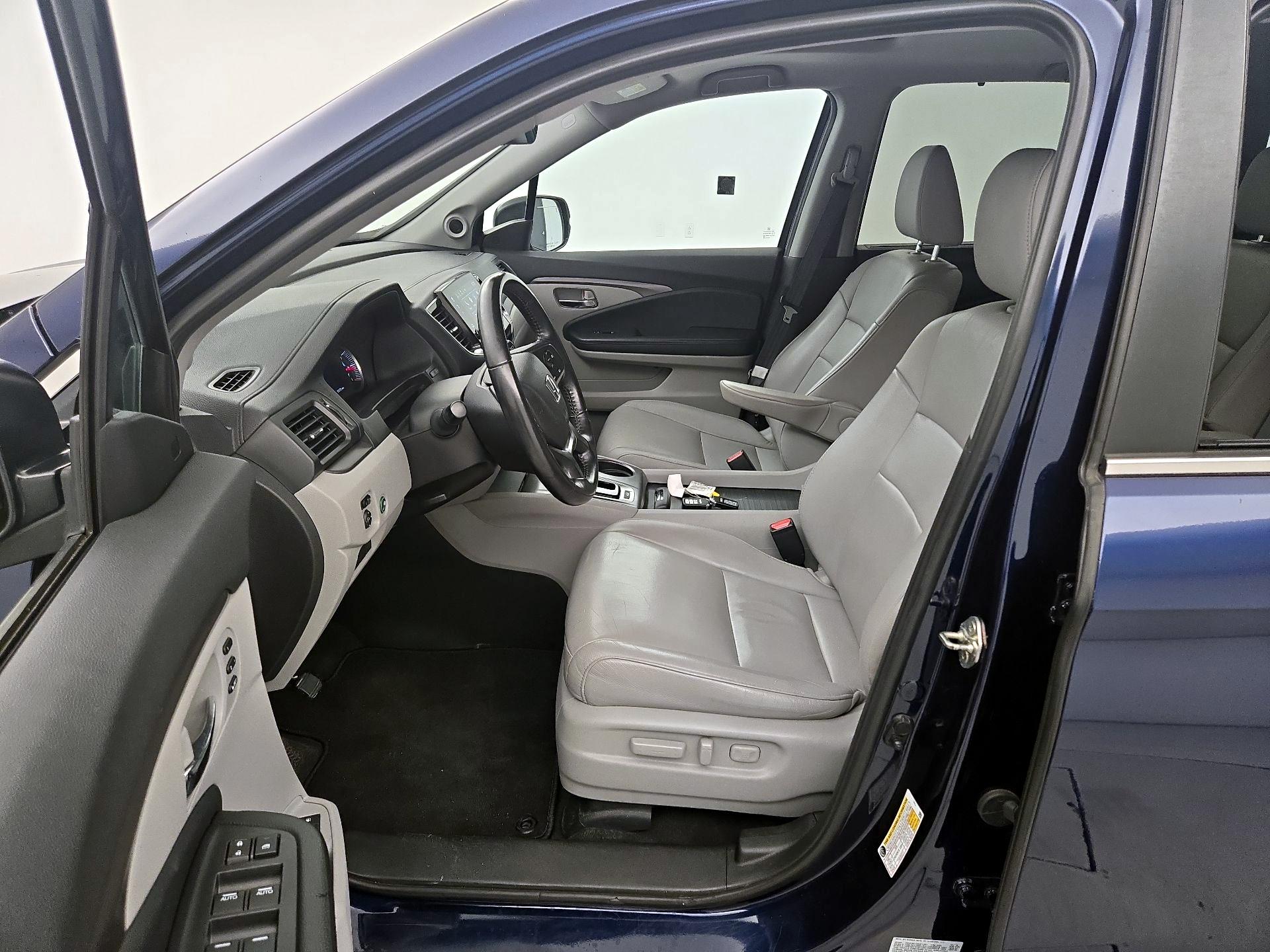 Thumbnail: 2019 Honda Pilot - 11