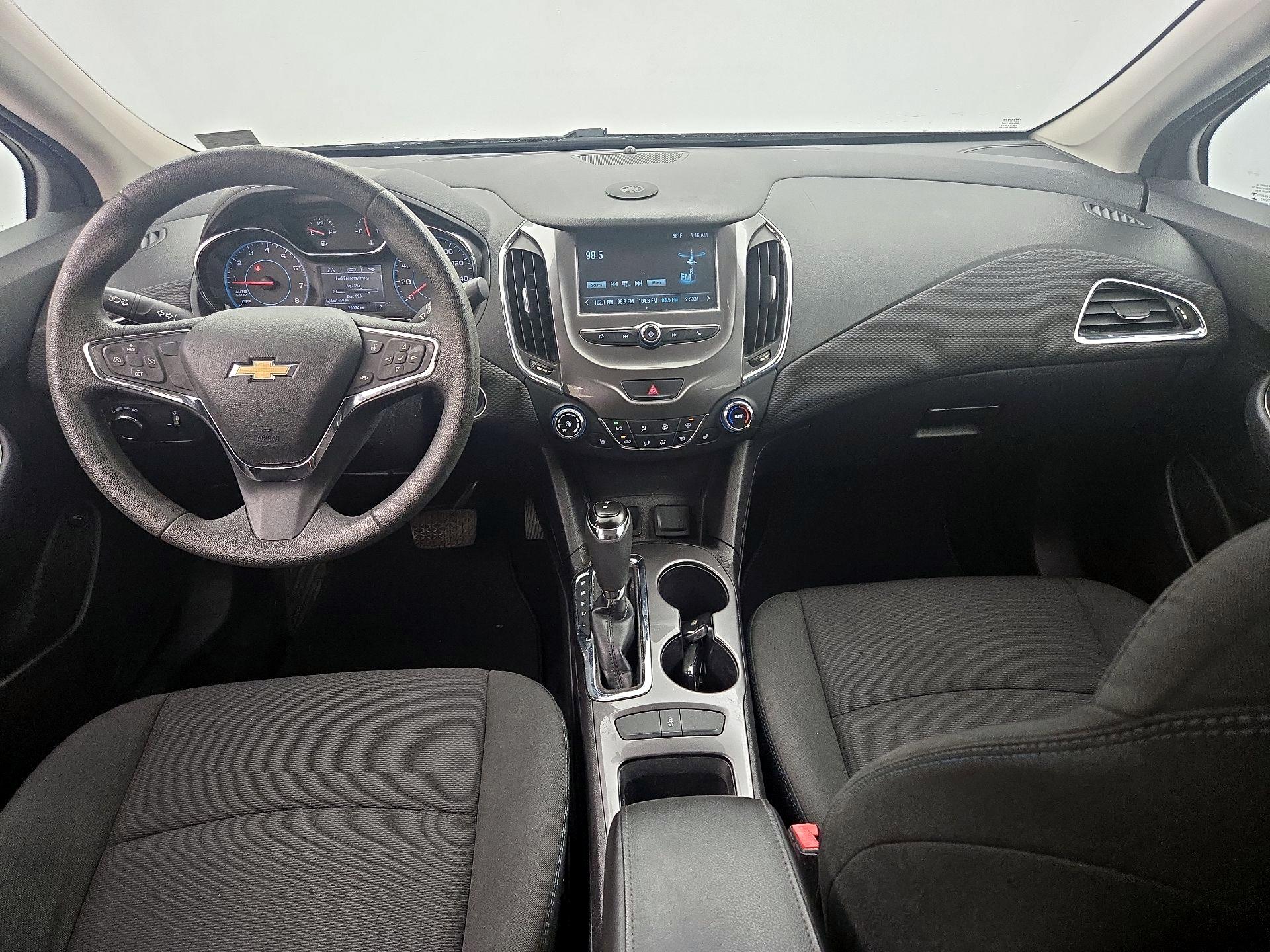 Thumbnail: 2017 Chevrolet Cruze - 9
