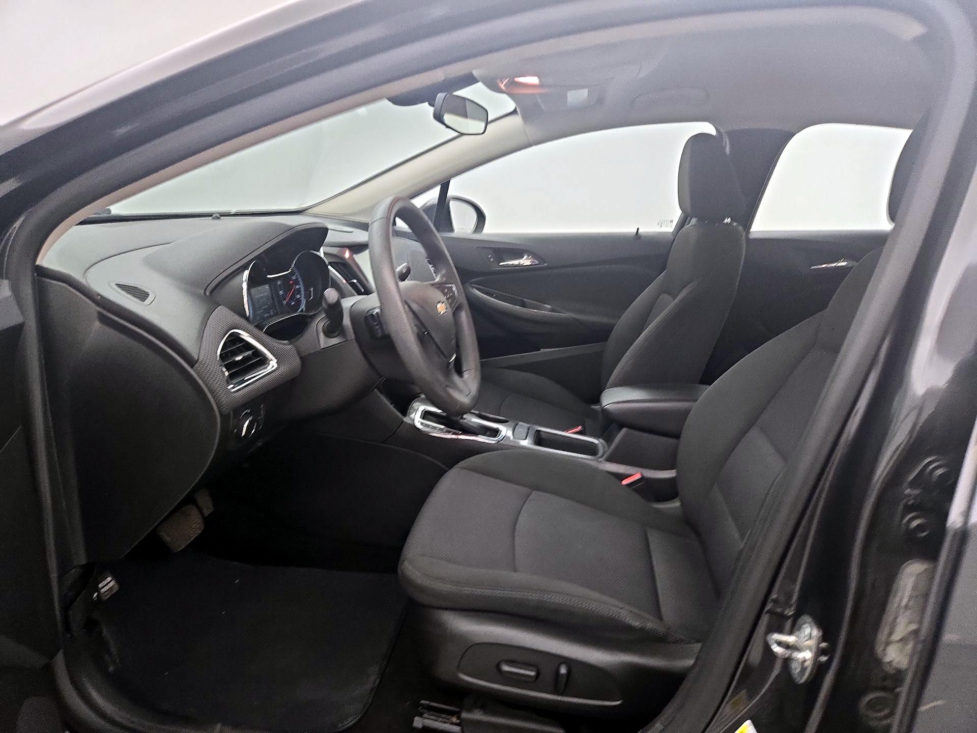 Thumbnail: 2017 Chevrolet Cruze - 11