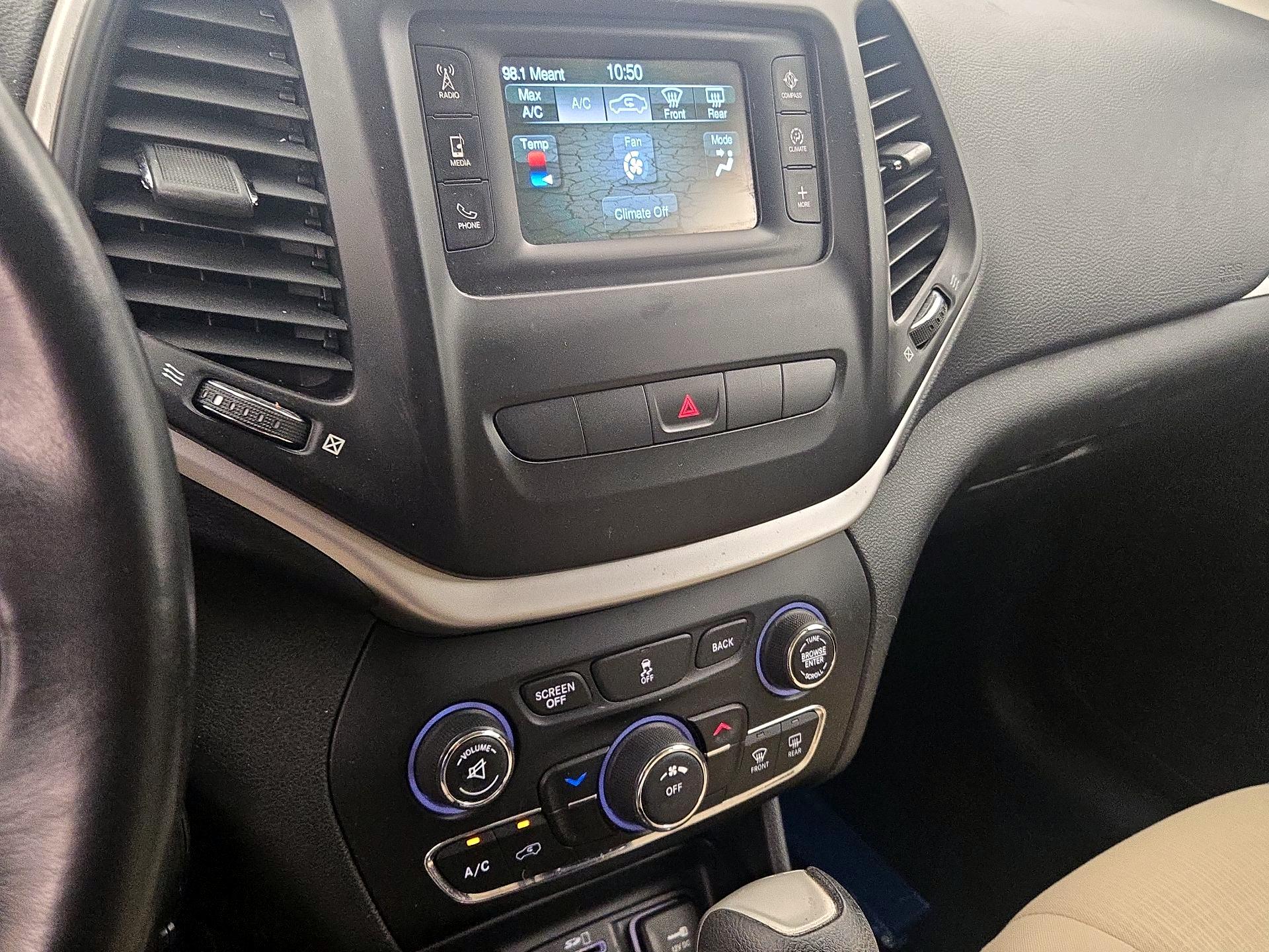 Thumbnail: 2015 Jeep Cherokee - 16