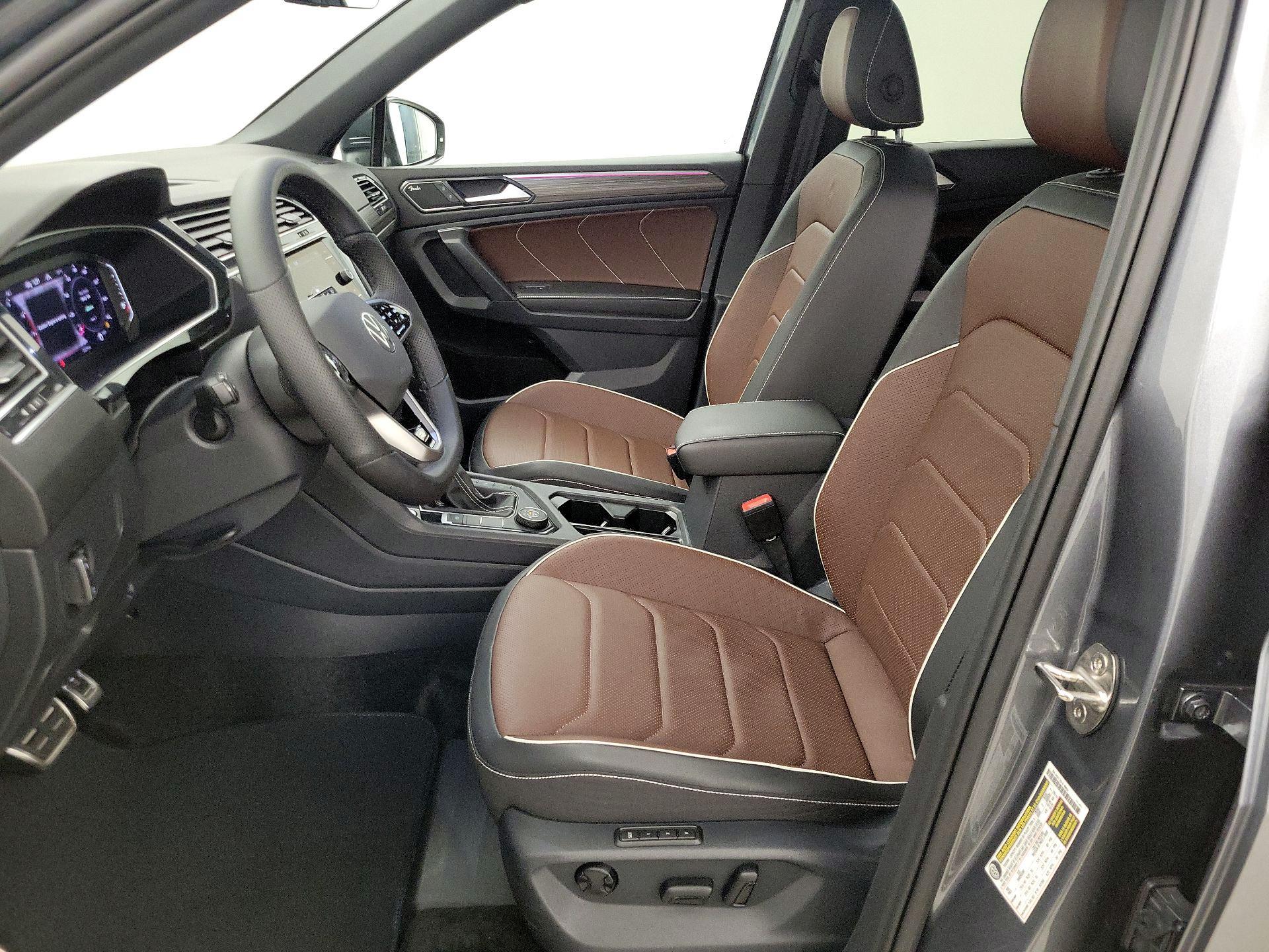 Thumbnail: 2024 Volkswagen Tiguan - 11