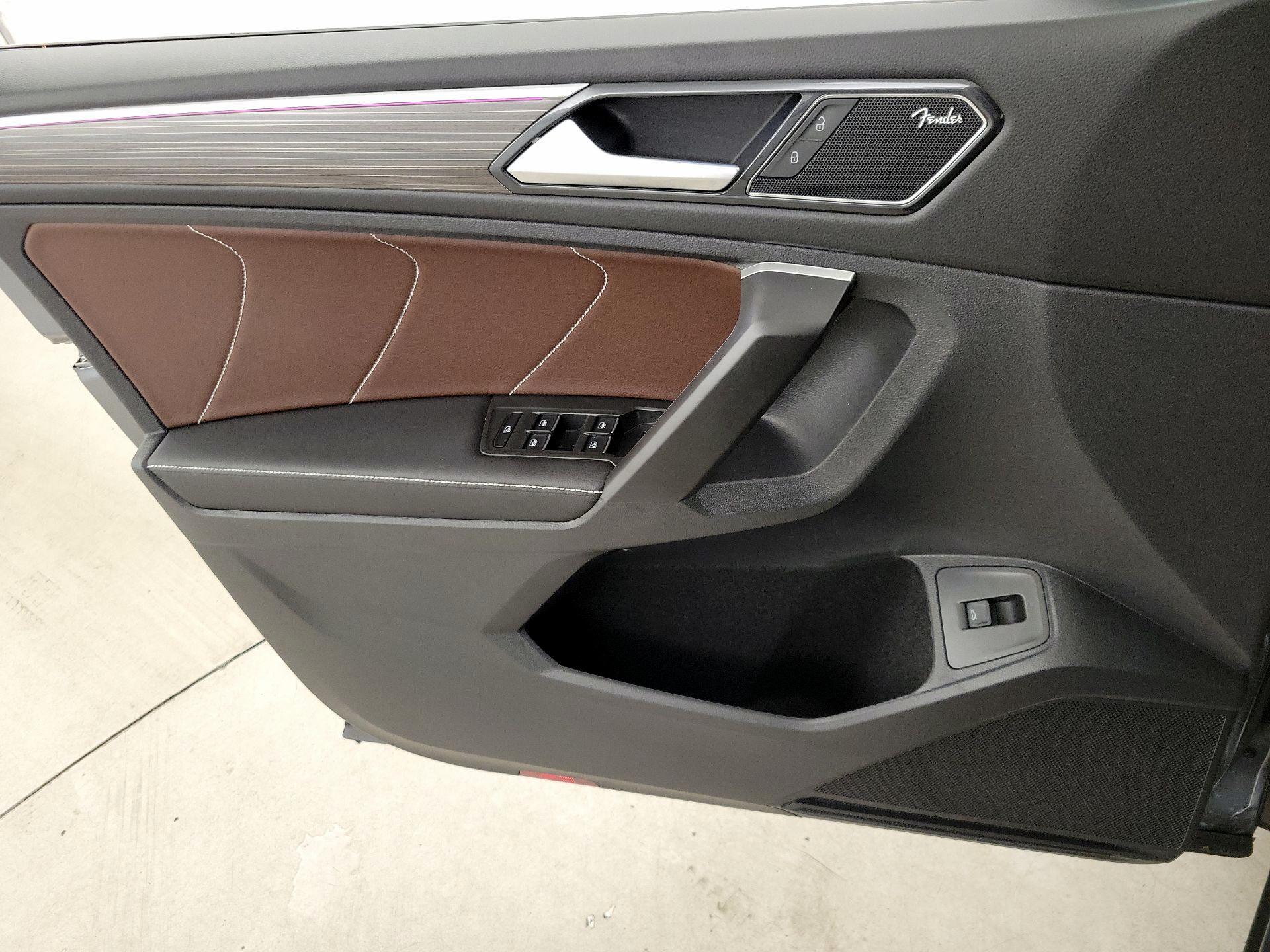 Thumbnail: 2024 Volkswagen Tiguan - 12