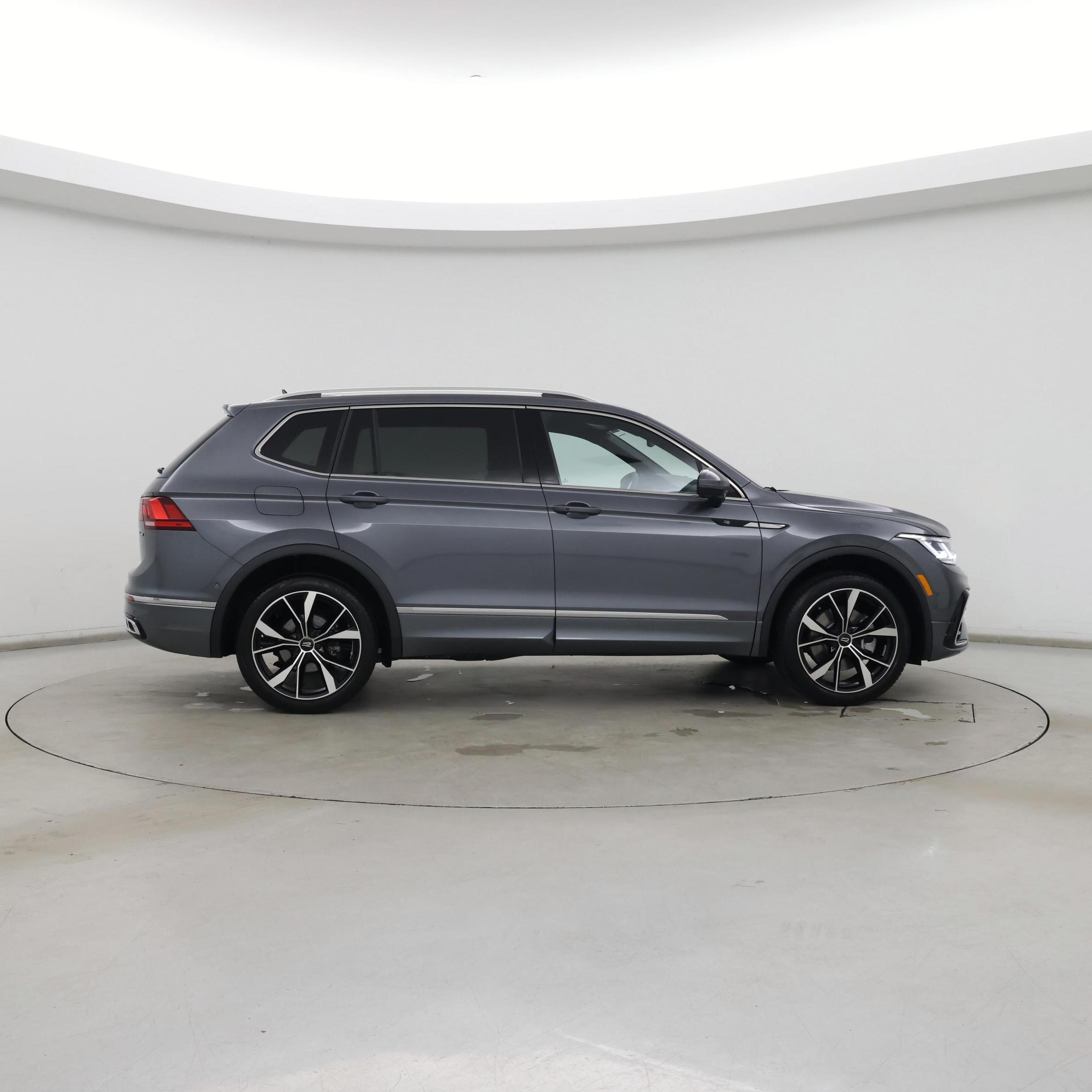 Thumbnail: 2024 Volkswagen Tiguan - 7