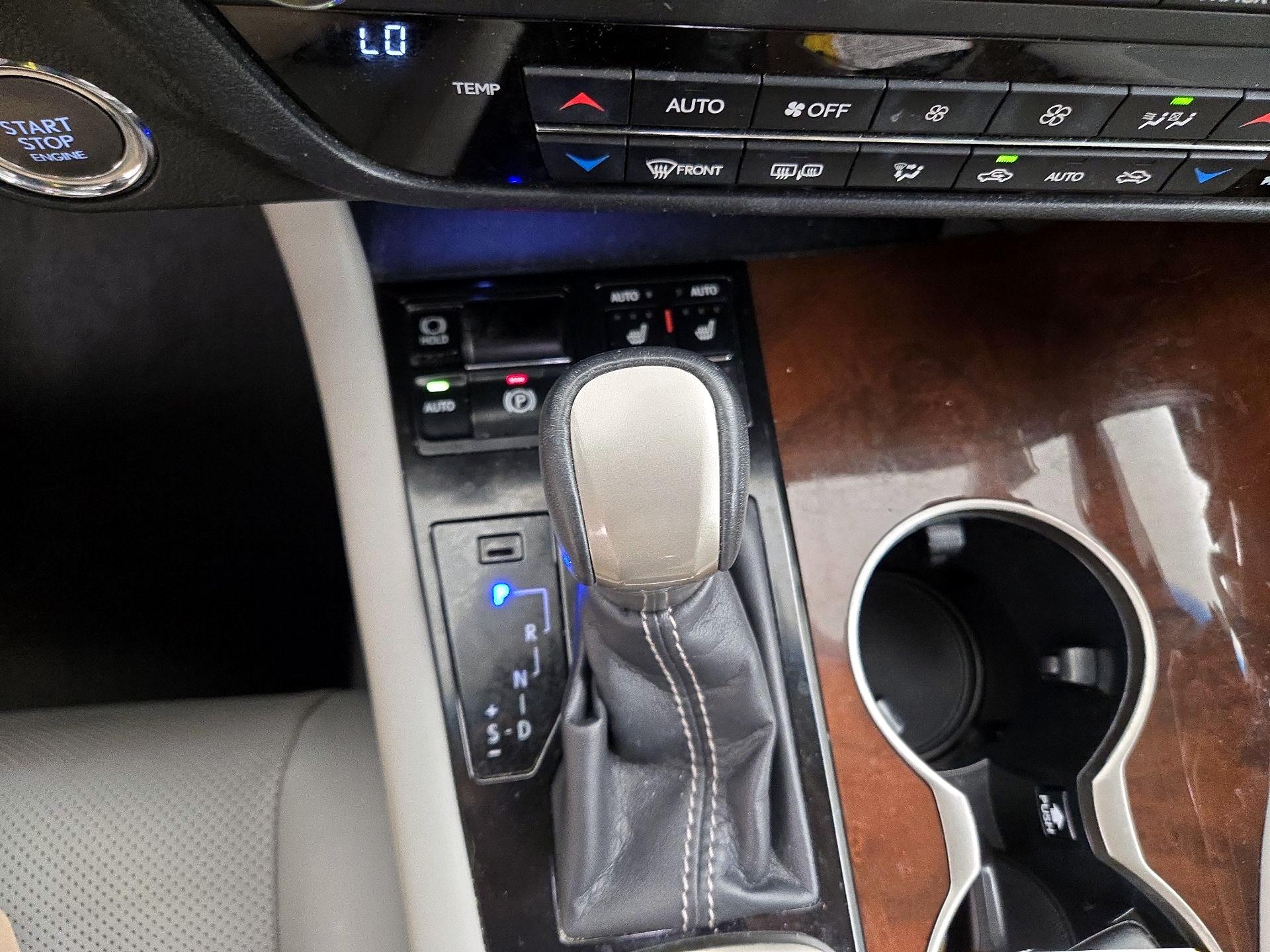 Thumbnail: 2016 Lexus RX - 18