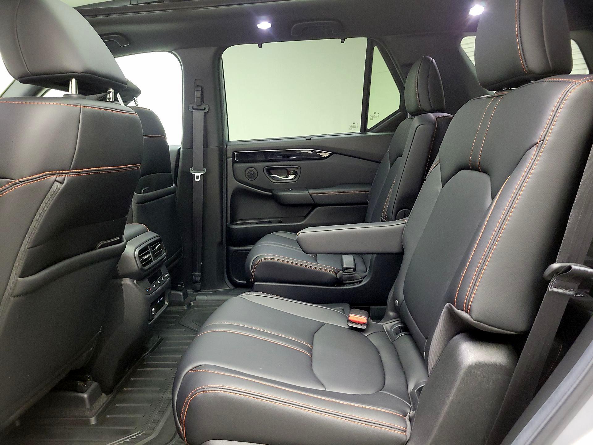 Thumbnail: 2025 Honda Pilot - 20