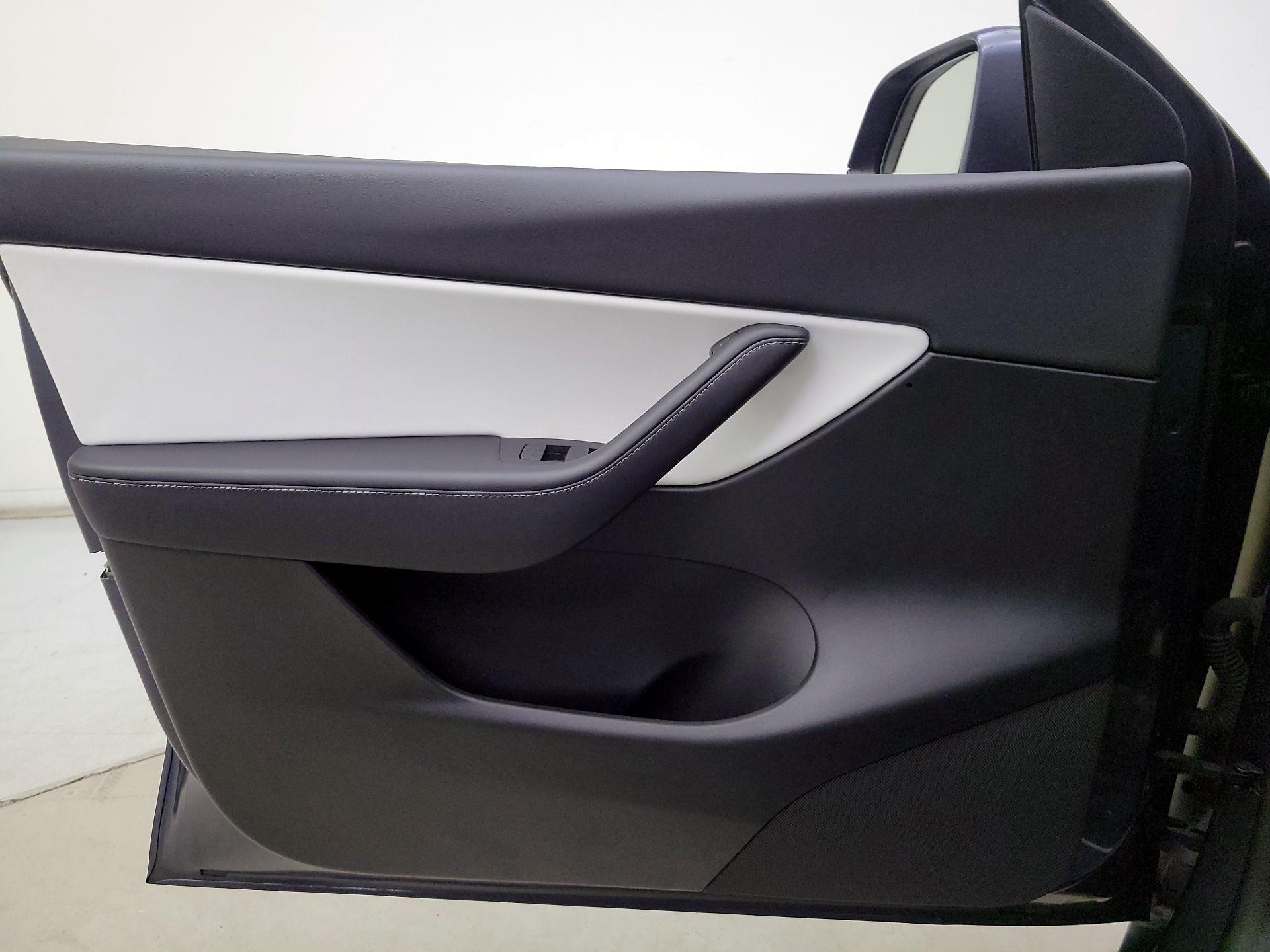 Thumbnail: 2022 Tesla Model Y - 12