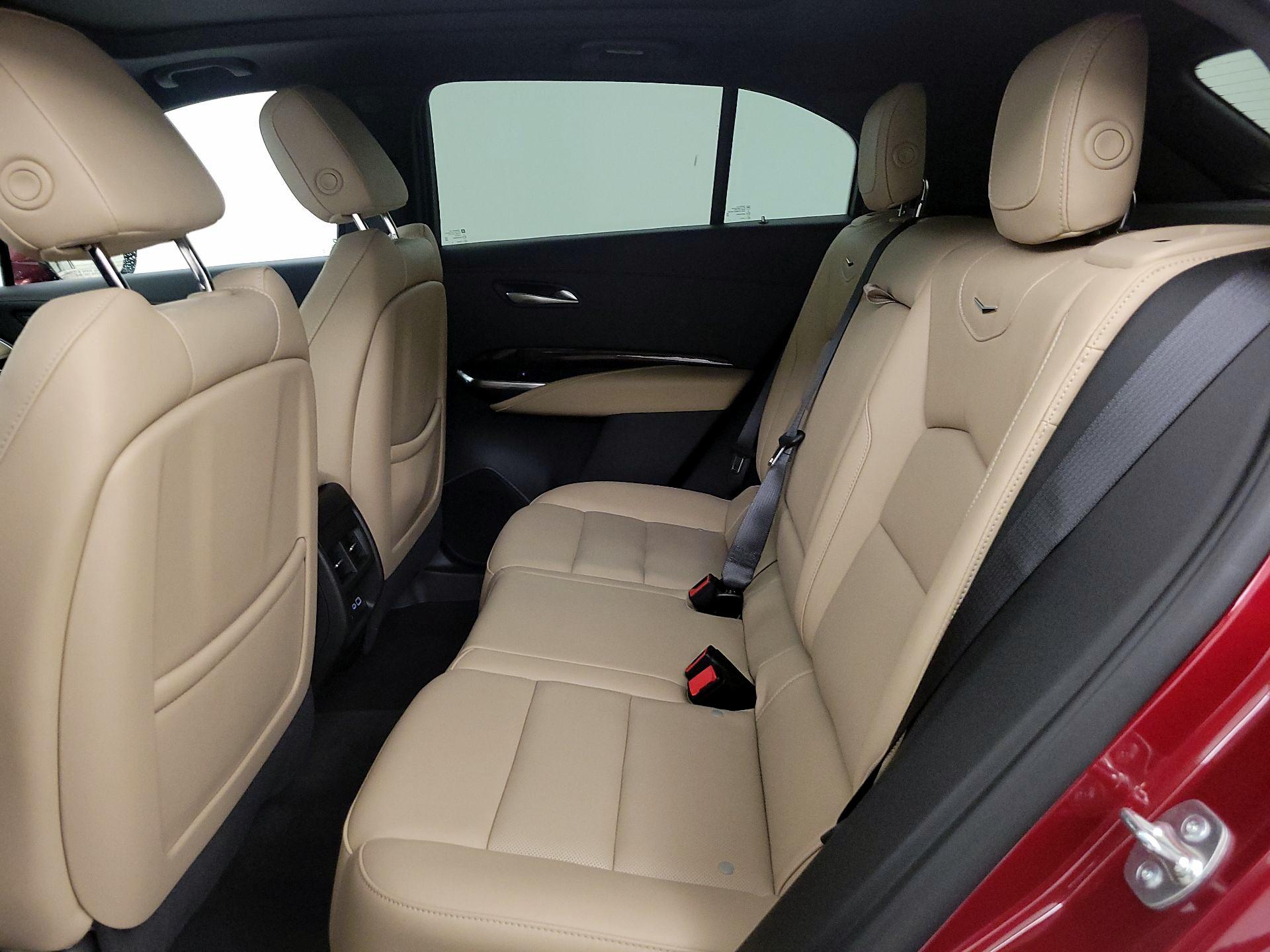 Thumbnail: 2025 Cadillac XT4 - 20