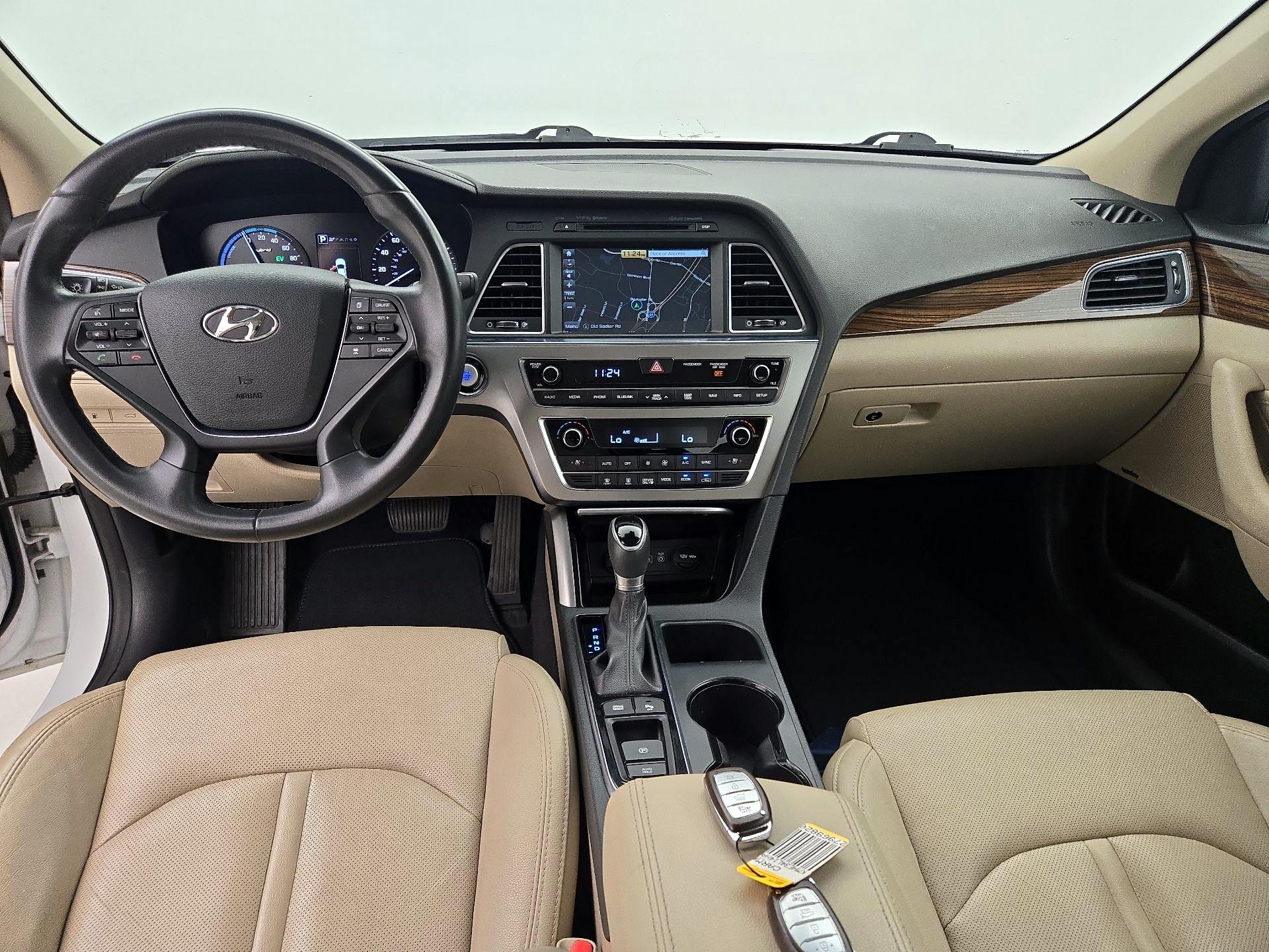Thumbnail: 2017 Hyundai Sonata - 9