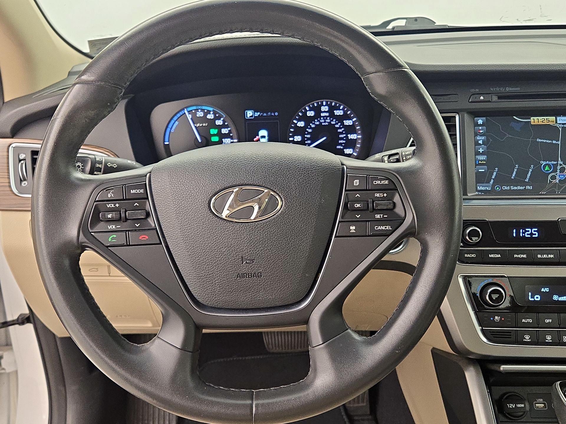 Thumbnail: 2017 Hyundai Sonata - 10