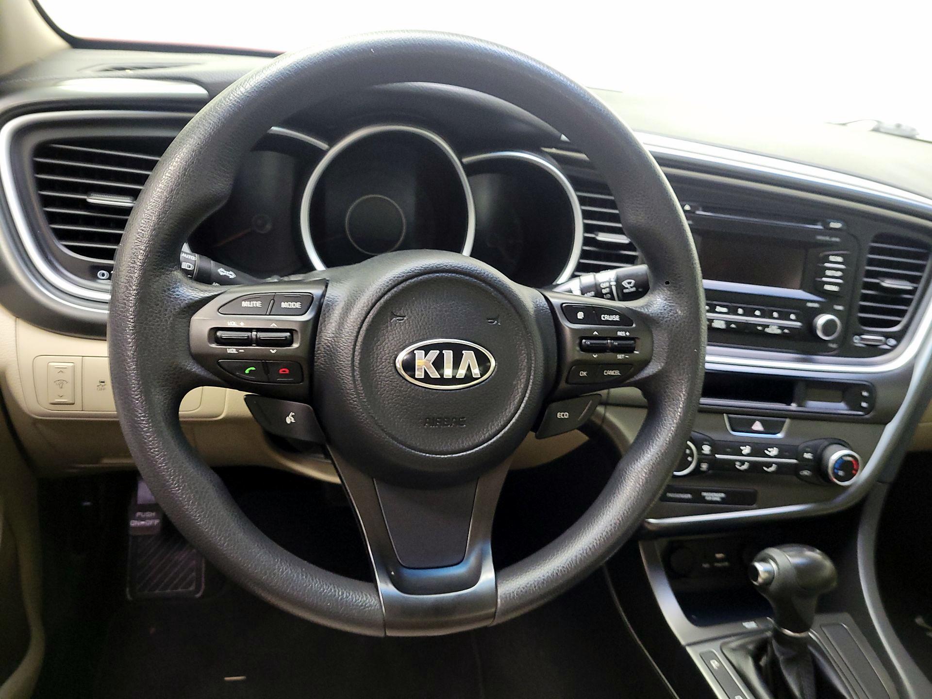 Thumbnail: 2015 Kia Optima - 10