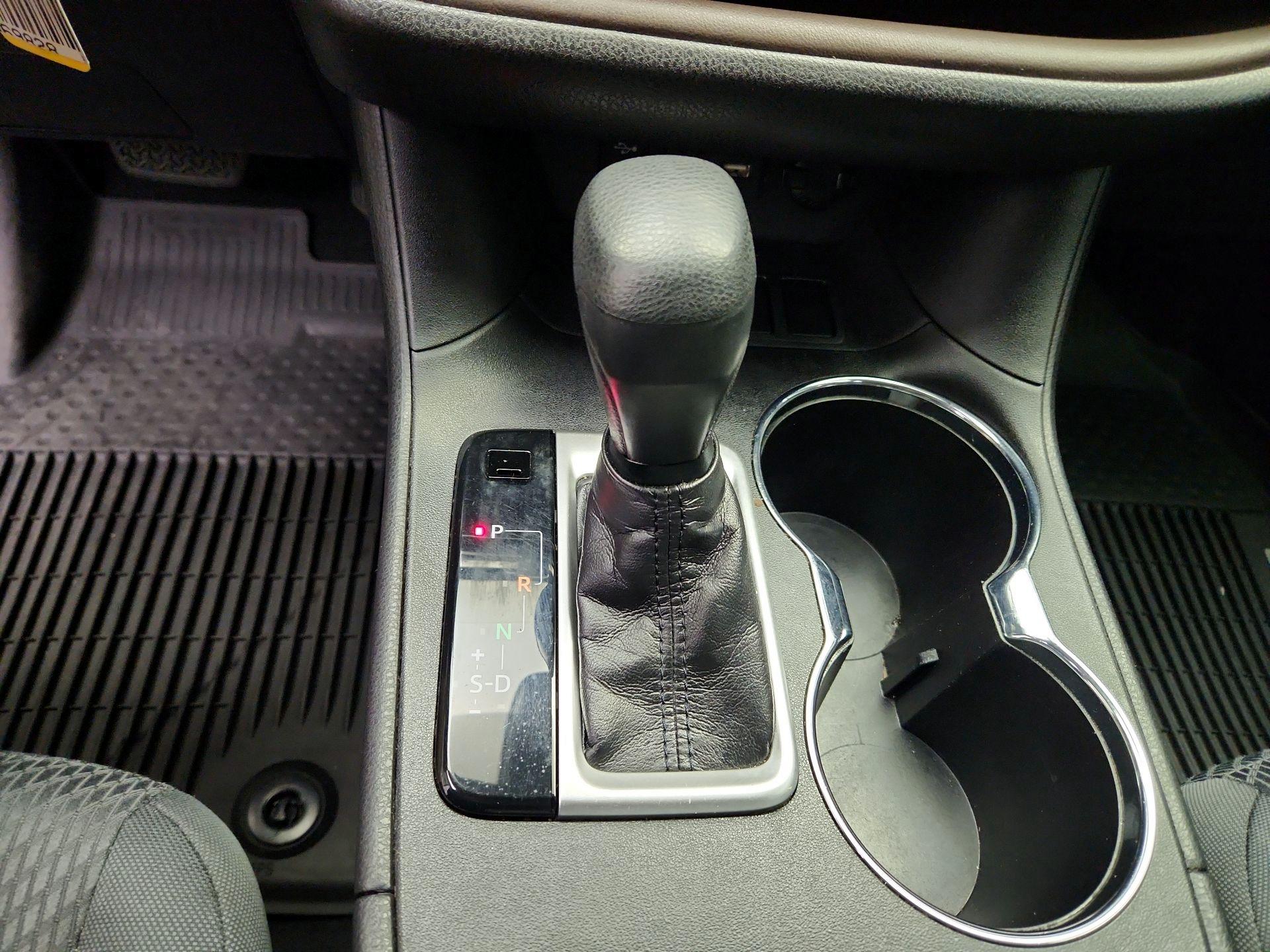 Thumbnail: 2019 Toyota Highlander - 17