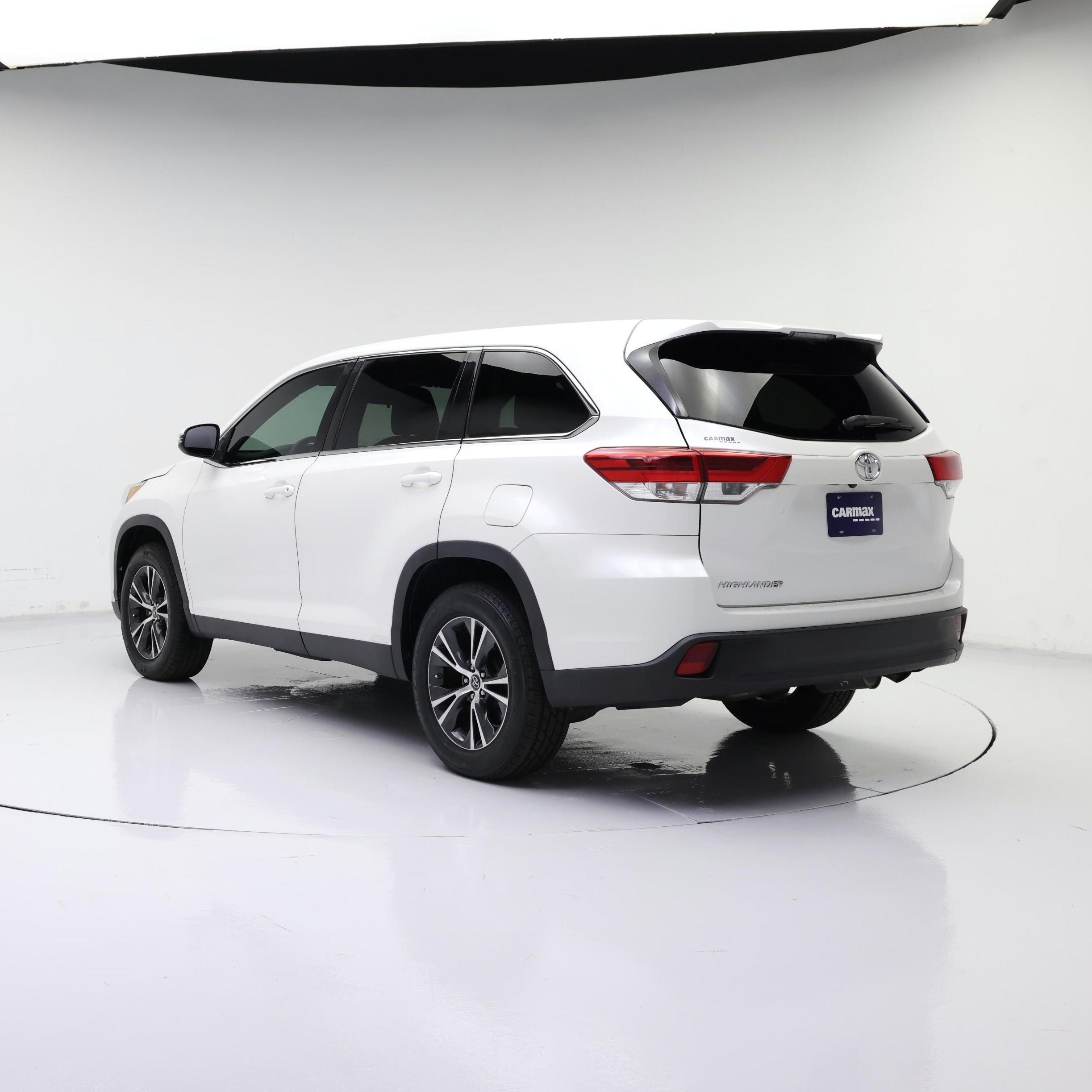 Thumbnail: 2019 Toyota Highlander - 2