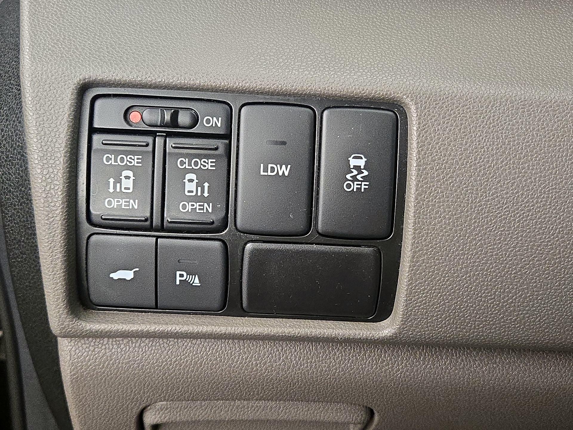 Thumbnail: 2014 Honda Odyssey - 13