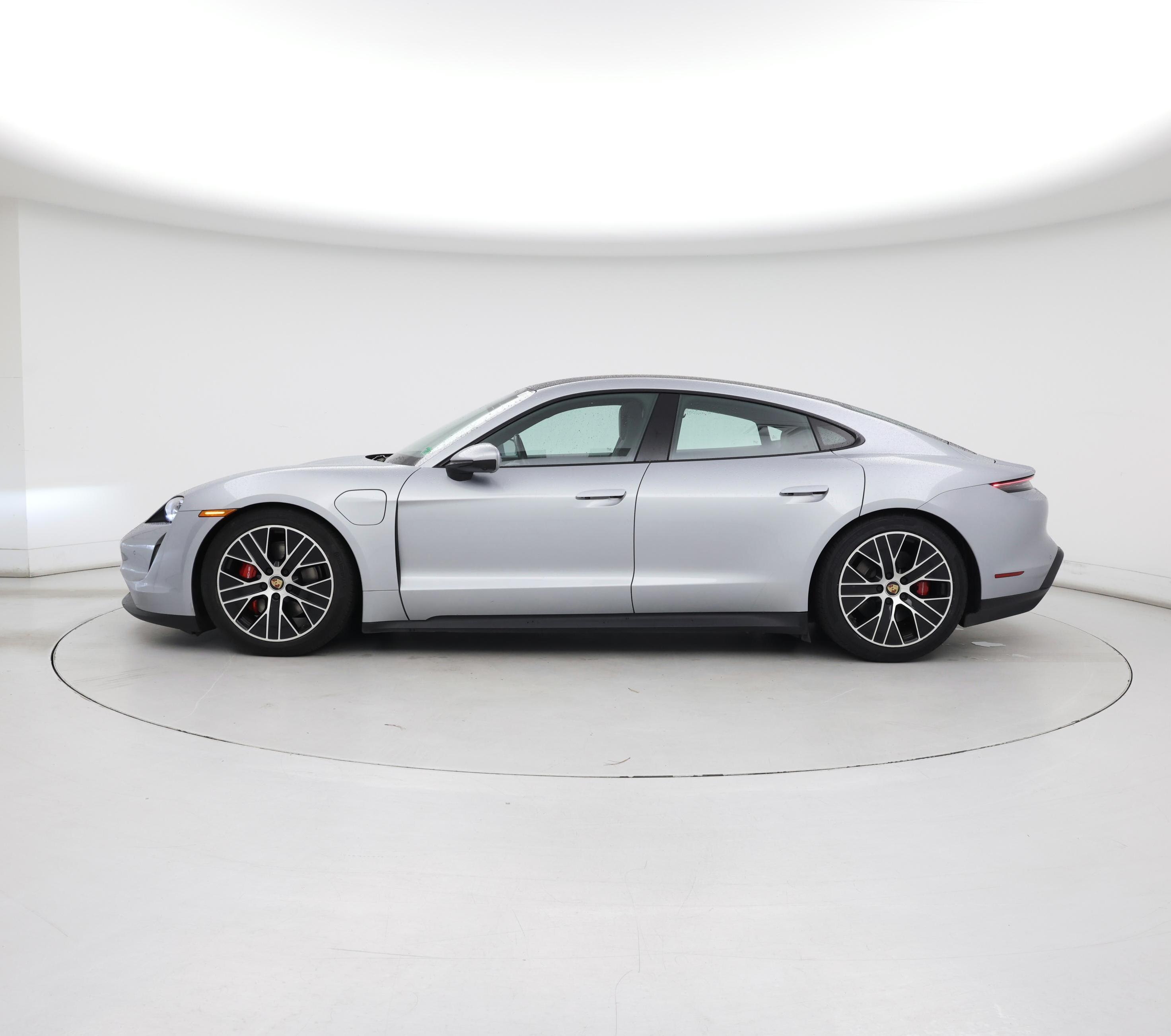 Thumbnail: 2021 Porsche Taycan - 3