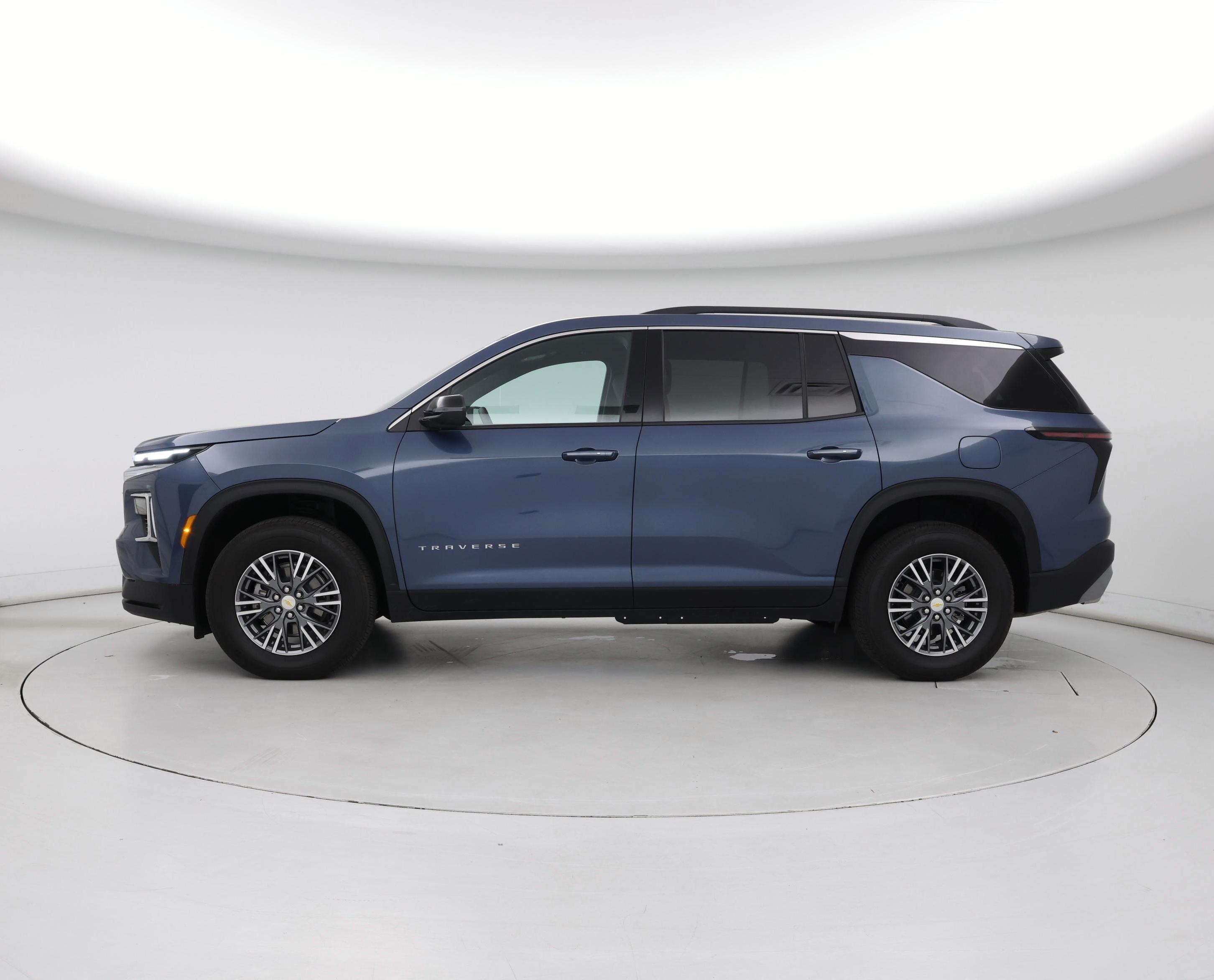 Thumbnail: 2025 Chevrolet Traverse - 3