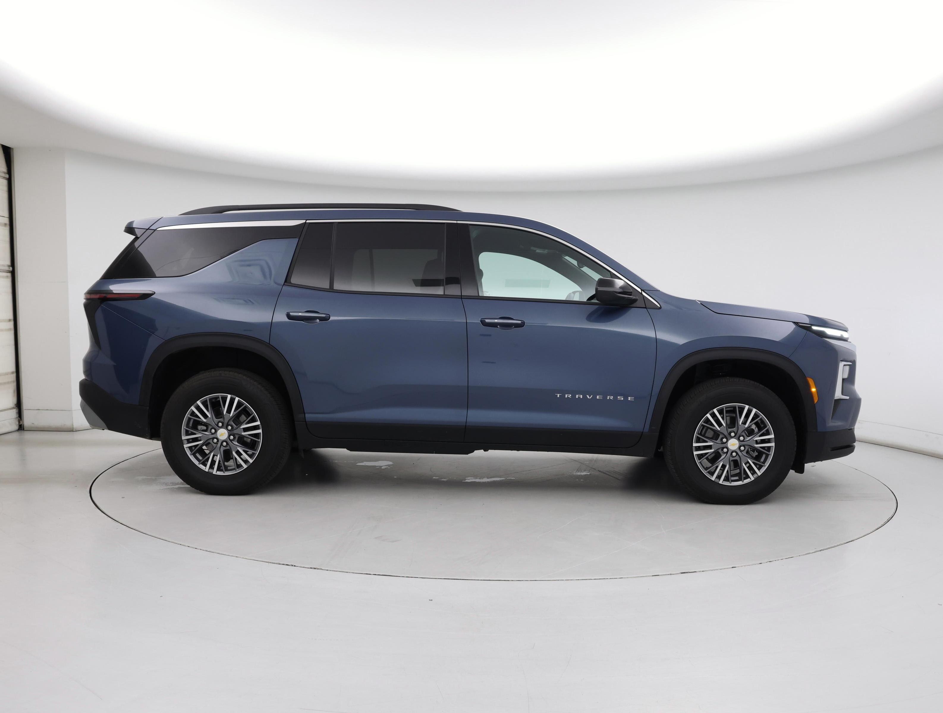 Thumbnail: 2025 Chevrolet Traverse - 7