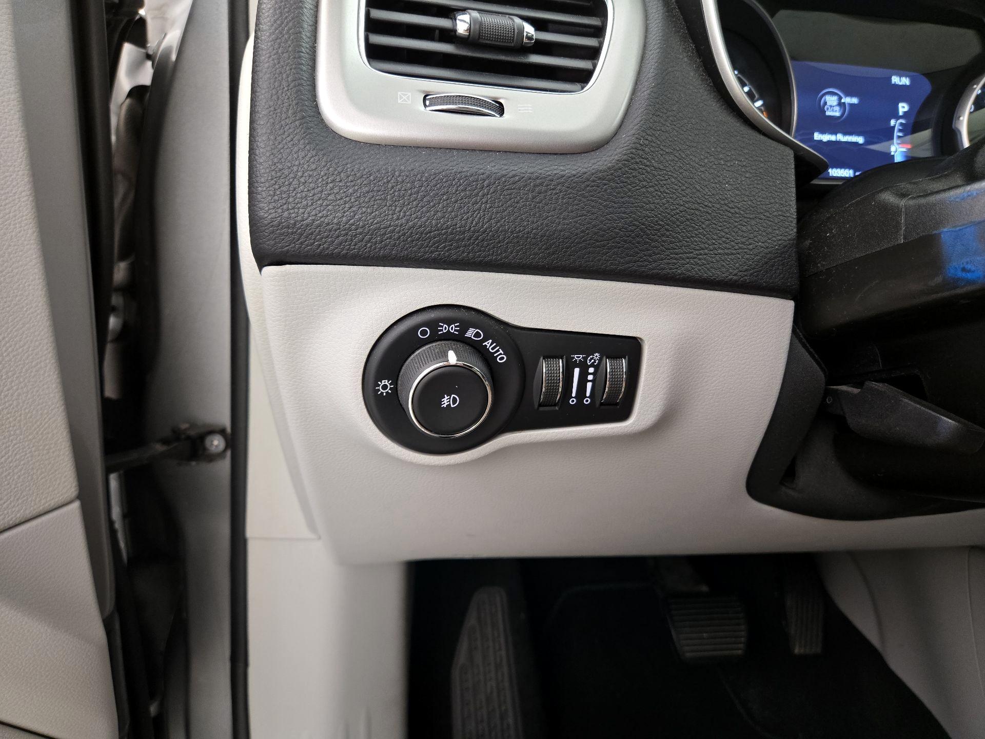Thumbnail: 2019 Jeep Compass - 13
