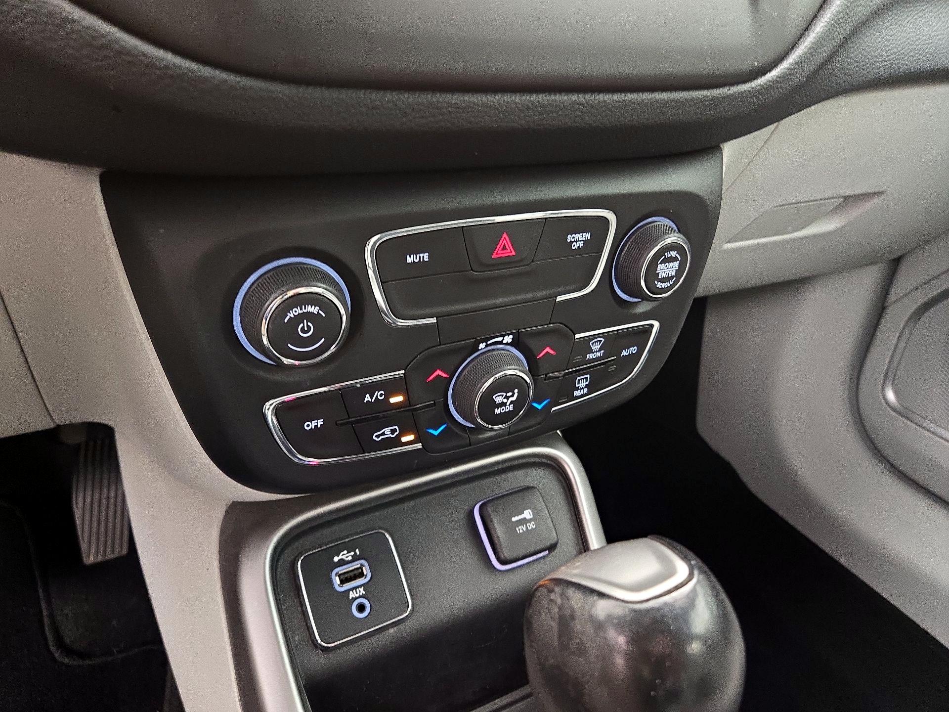 Thumbnail: 2019 Jeep Compass - 16
