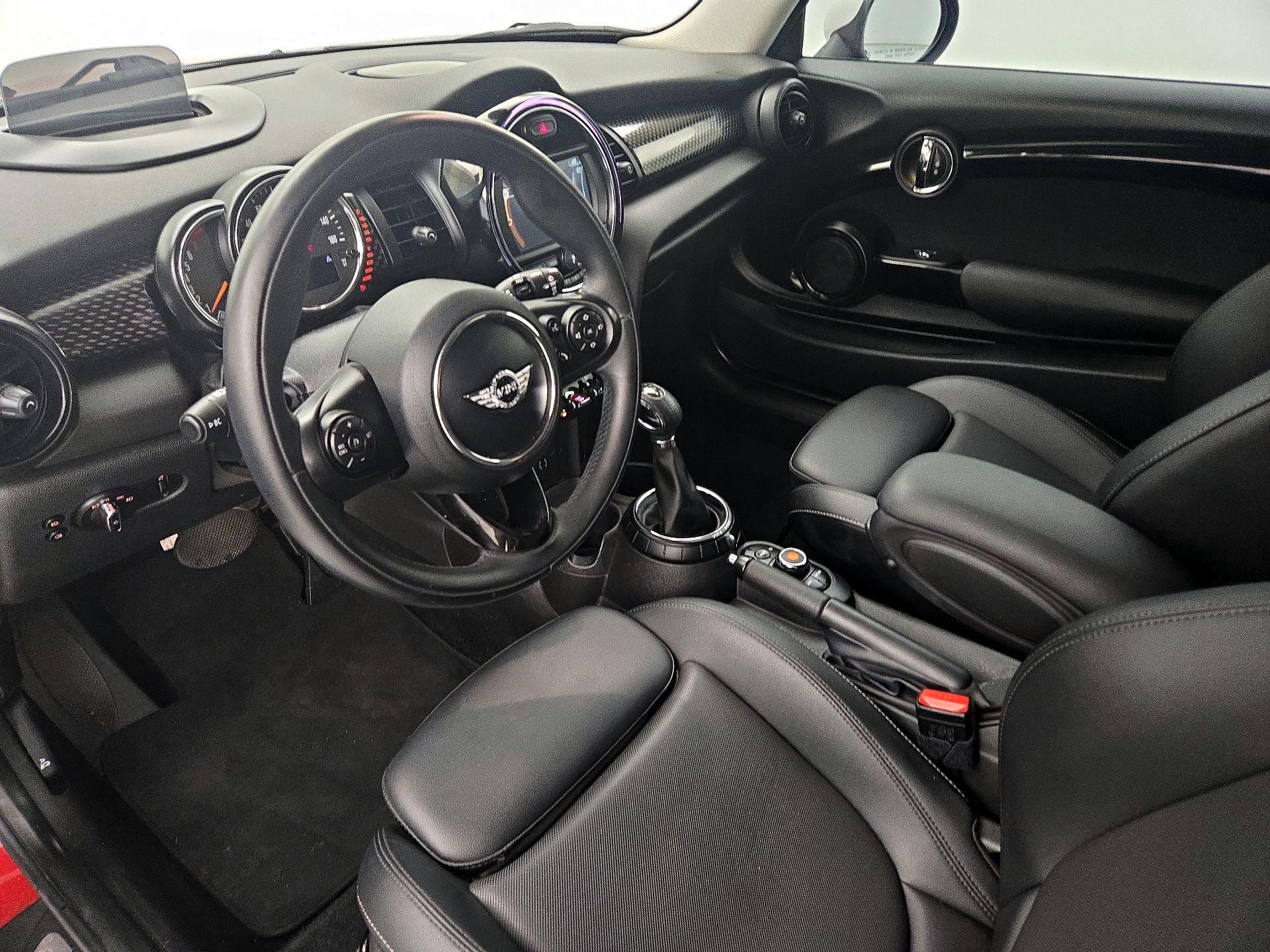 Thumbnail: 2016 MINI Cooper Hardtop - 9