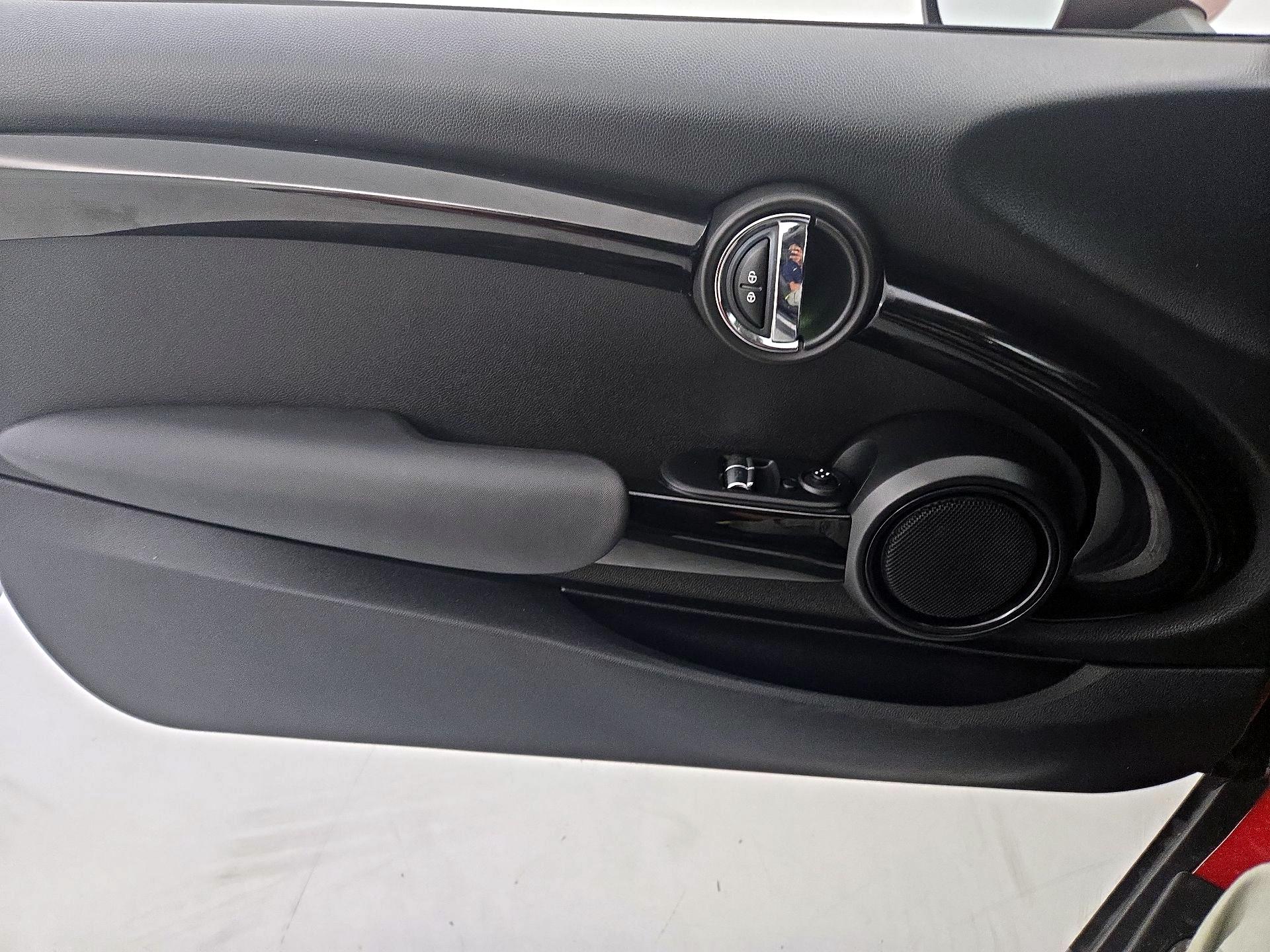 Thumbnail: 2016 MINI Cooper Hardtop - 12
