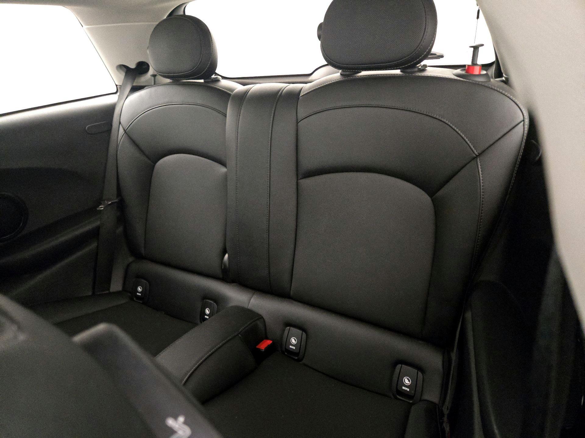 Thumbnail: 2016 MINI Cooper Hardtop - 19