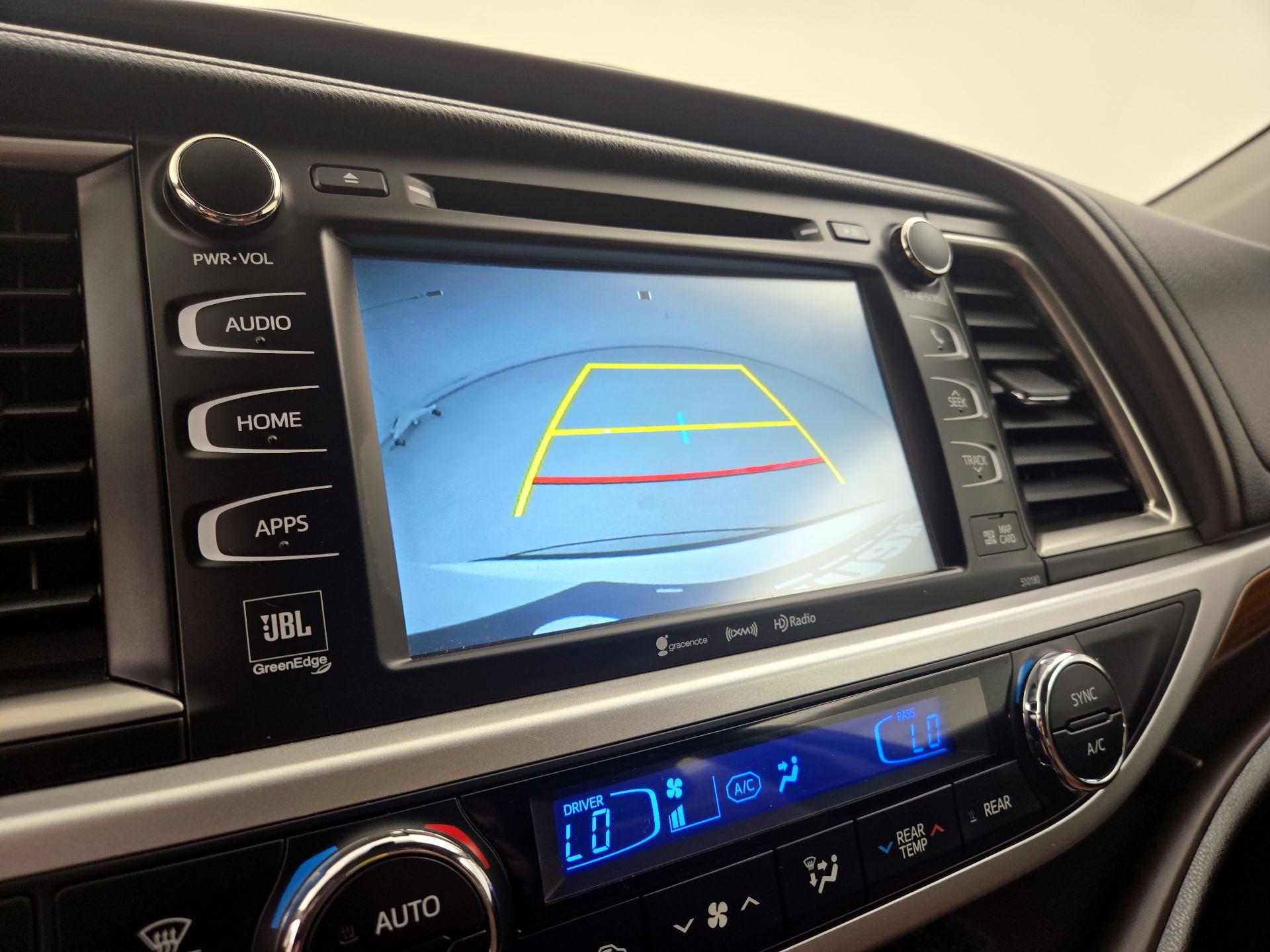 Thumbnail: 2018 Toyota Highlander - 14