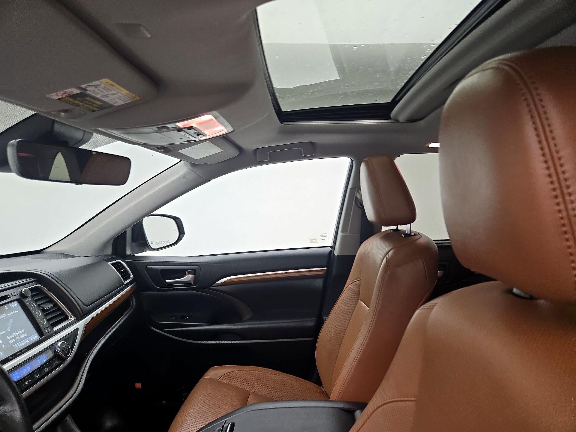 Thumbnail: 2018 Toyota Highlander - 19