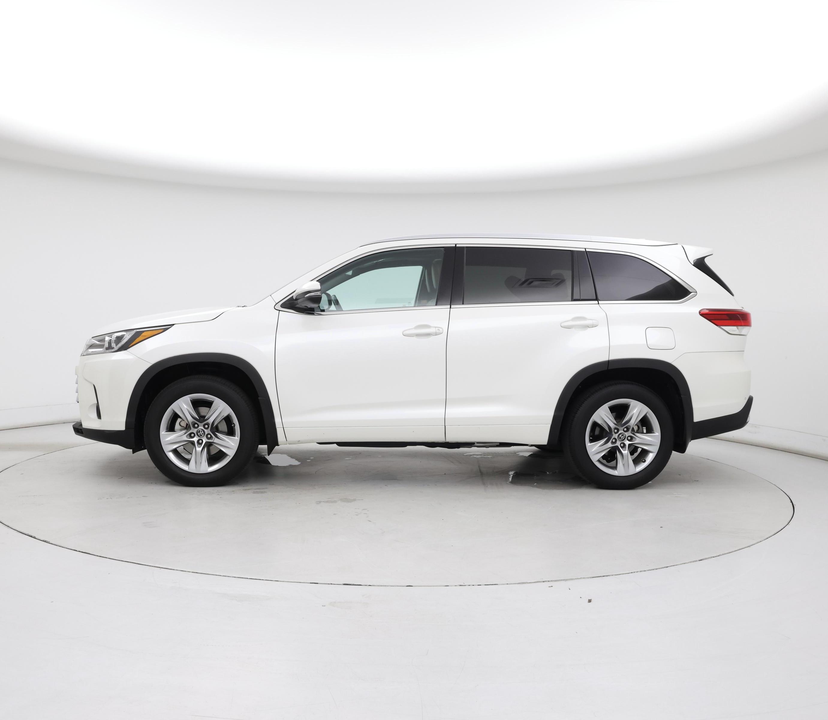Thumbnail: 2018 Toyota Highlander - 3
