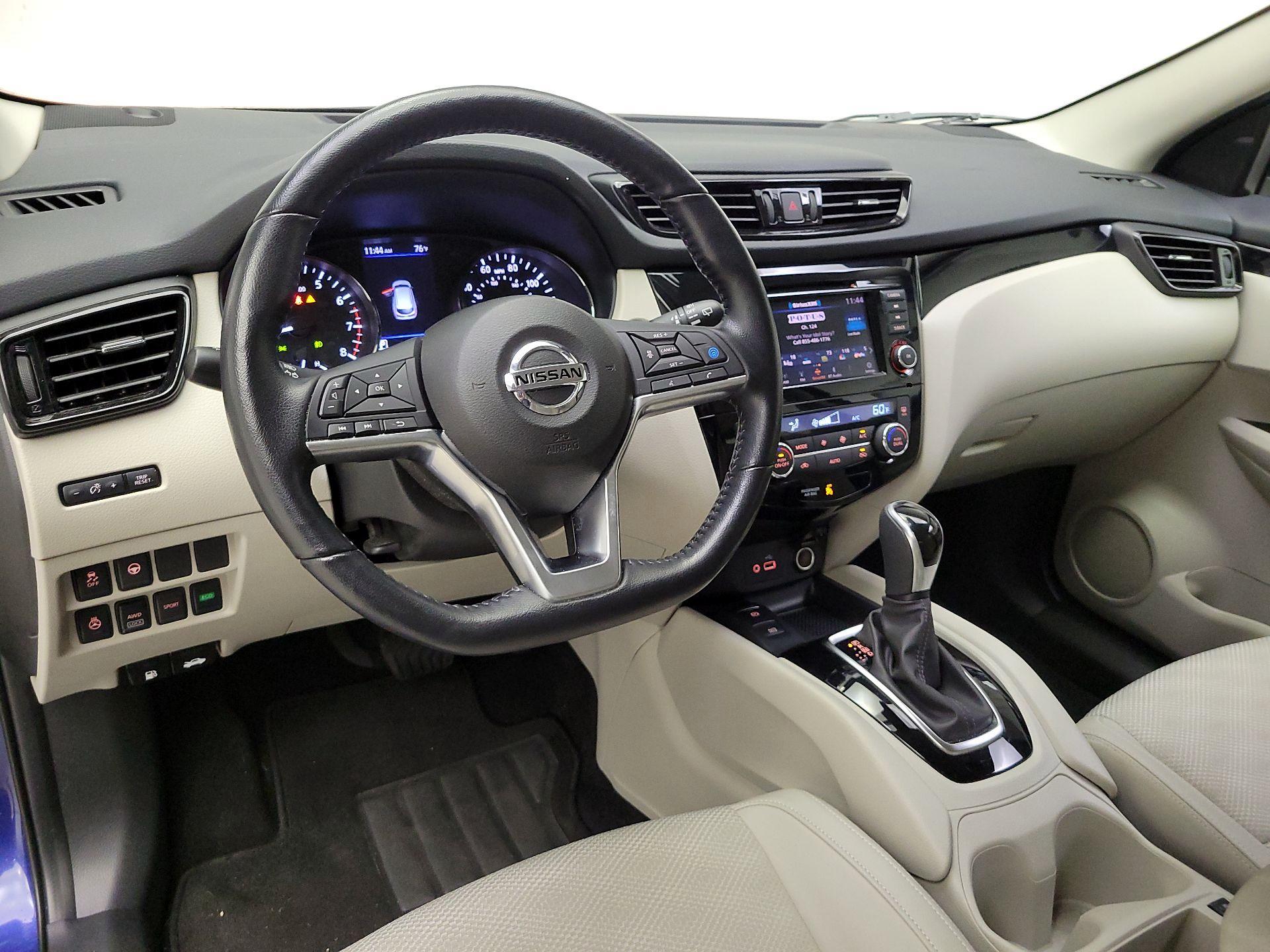 Thumbnail: 2022 Nissan Rogue Sport - 9