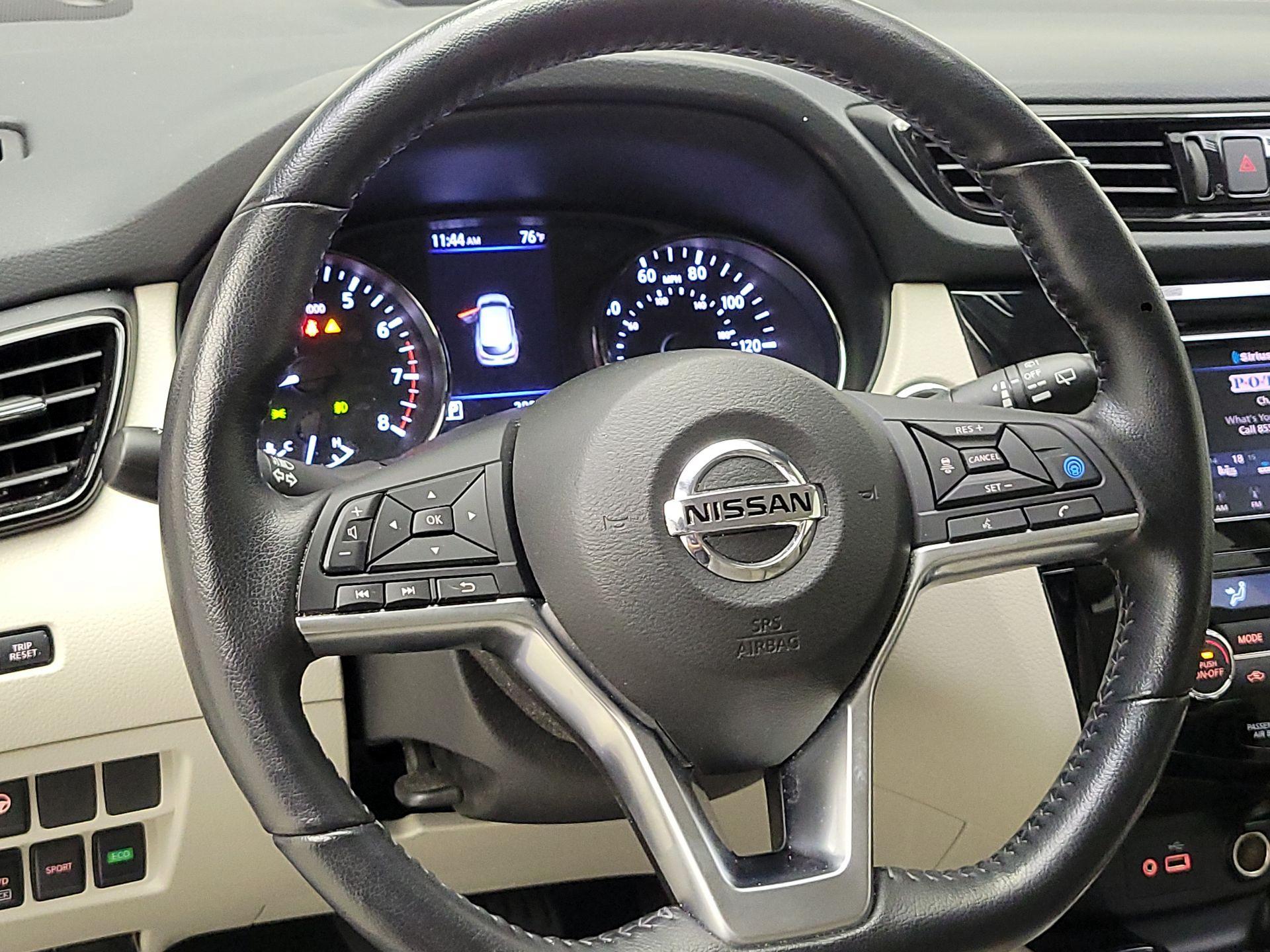 Thumbnail: 2022 Nissan Rogue Sport - 10