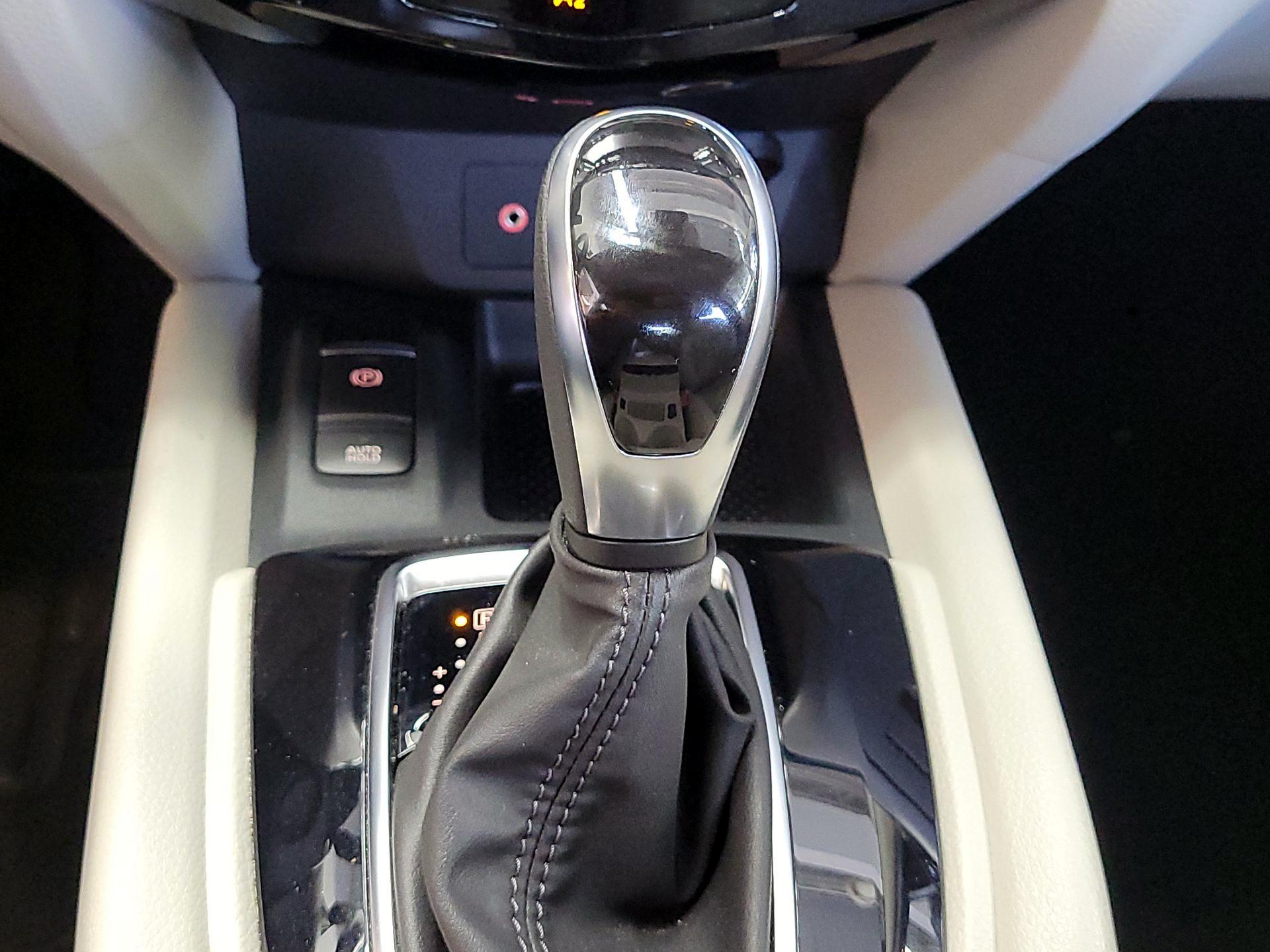 Thumbnail: 2022 Nissan Rogue Sport - 17