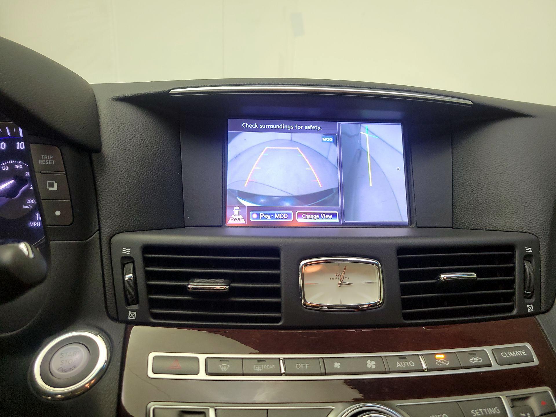 Thumbnail: 2016 INFINITI Q70 - 14