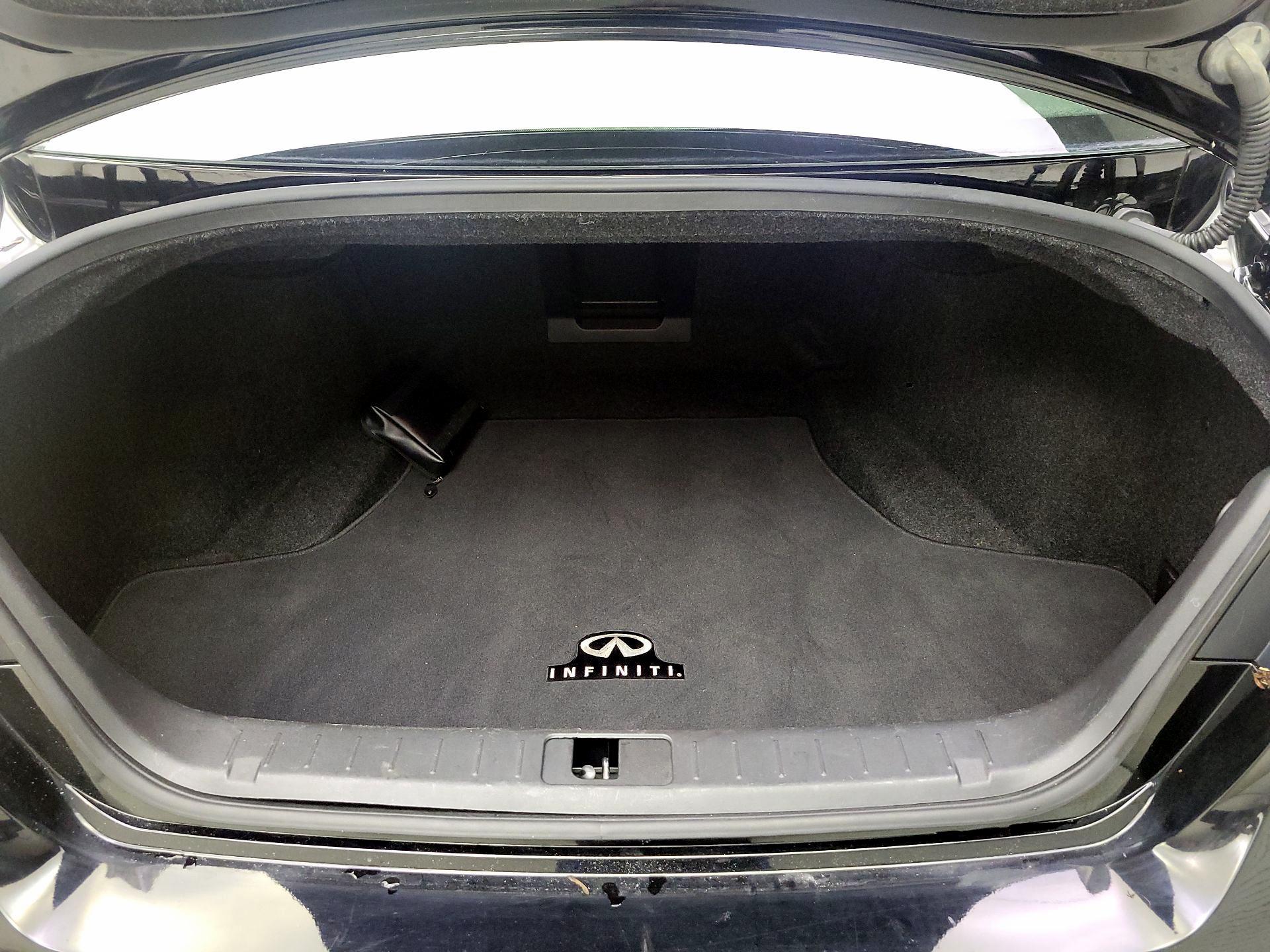 Thumbnail: 2016 INFINITI Q70 - 20