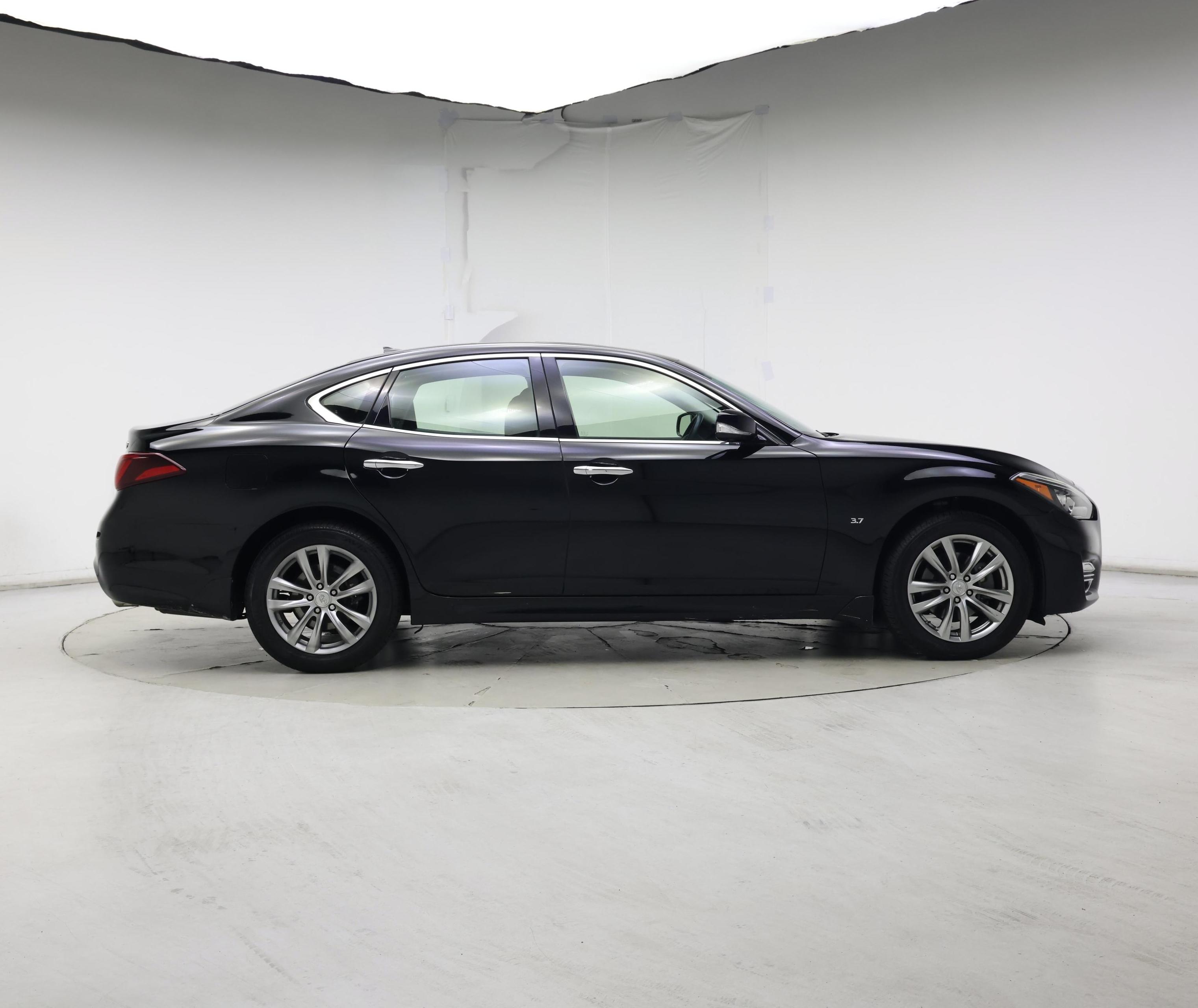 Thumbnail: 2016 INFINITI Q70 - 7