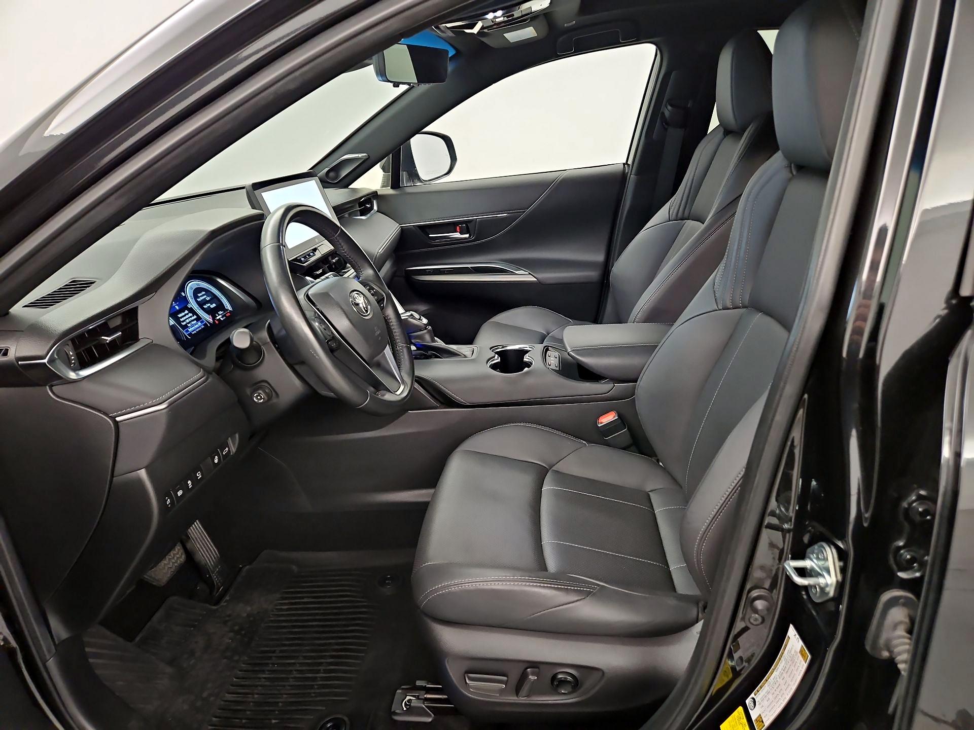 Thumbnail: 2023 Toyota Venza - 11