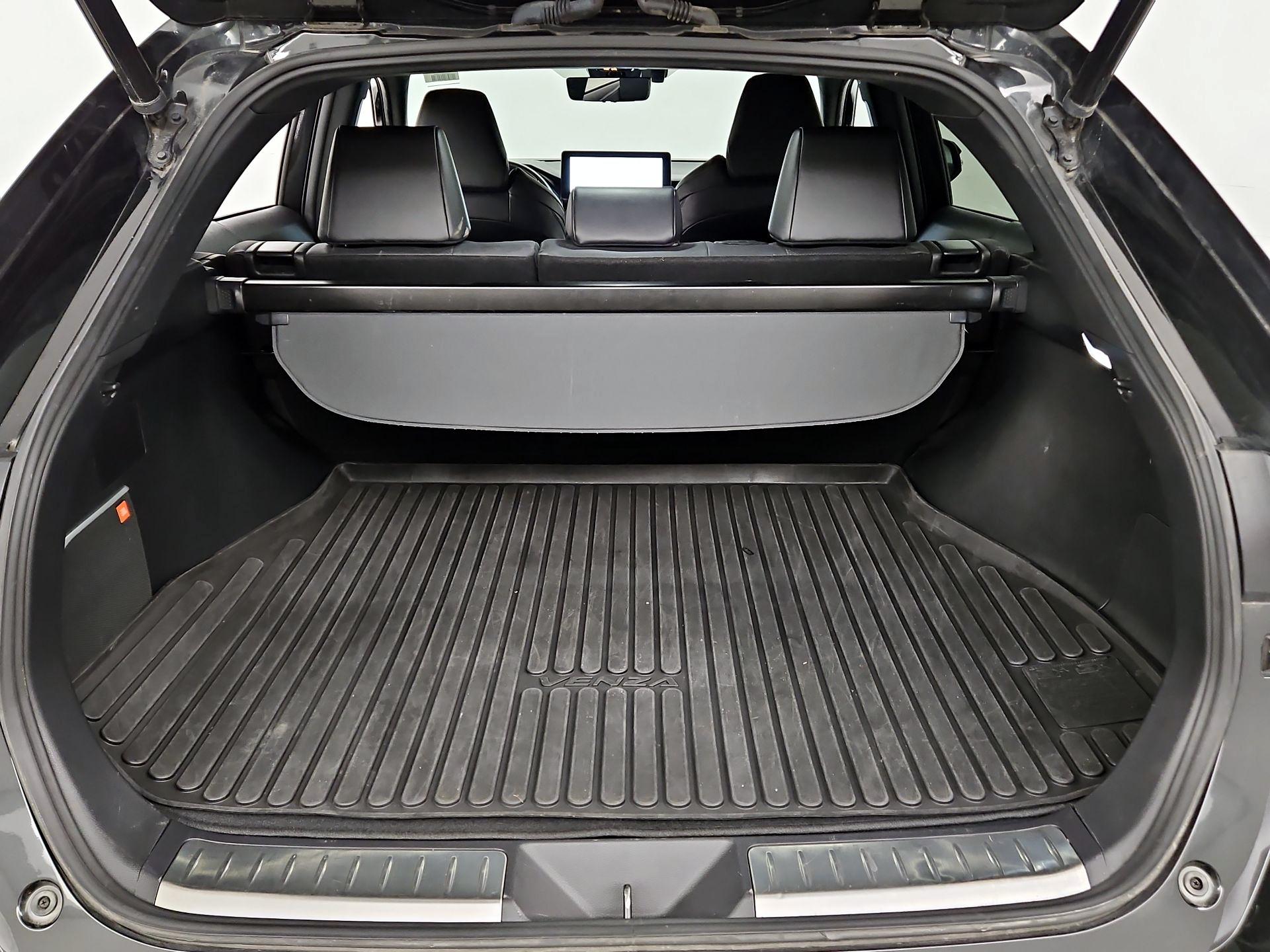 Thumbnail: 2023 Toyota Venza - 20