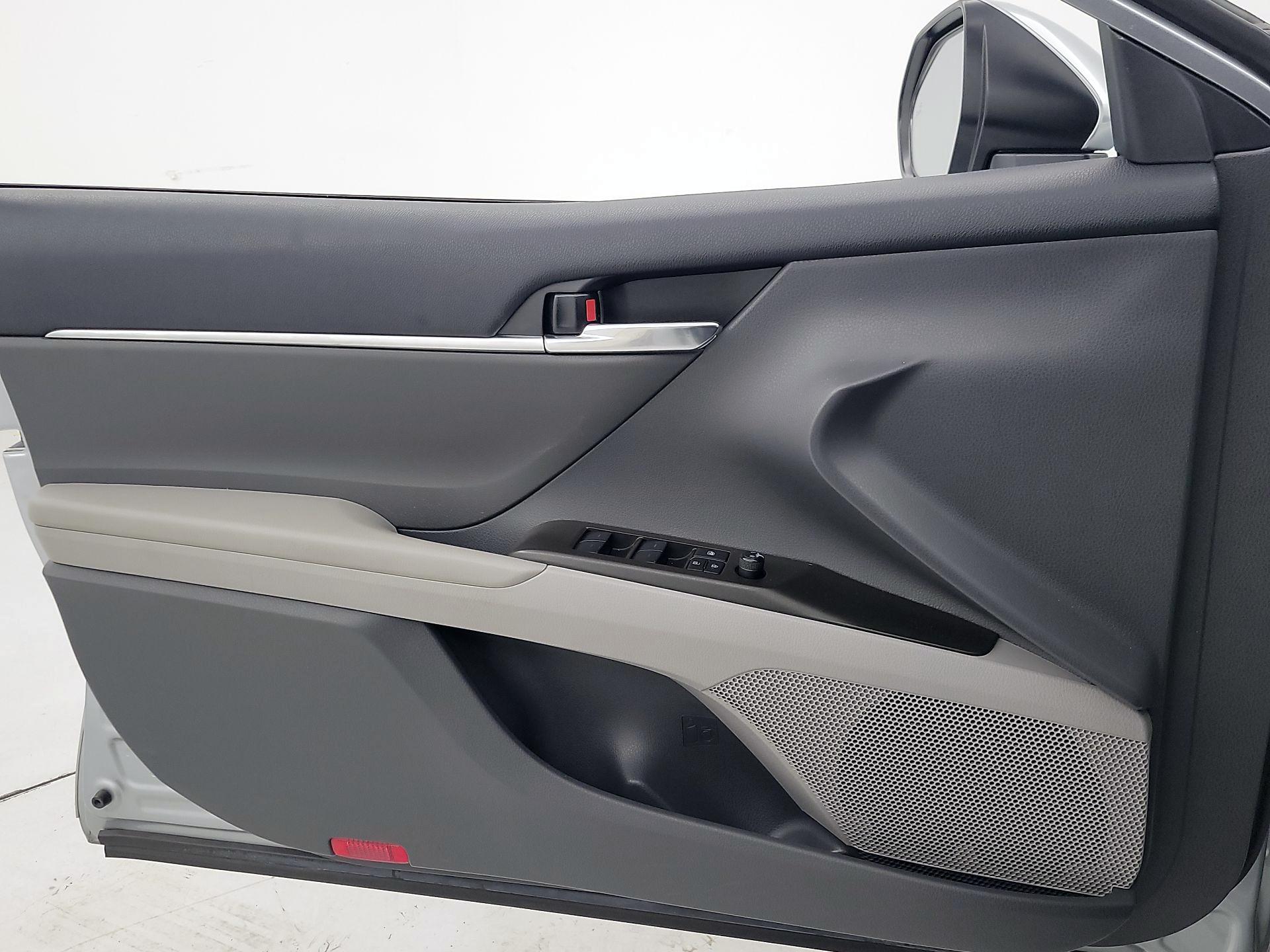 Thumbnail: 2022 Toyota Camry - 12