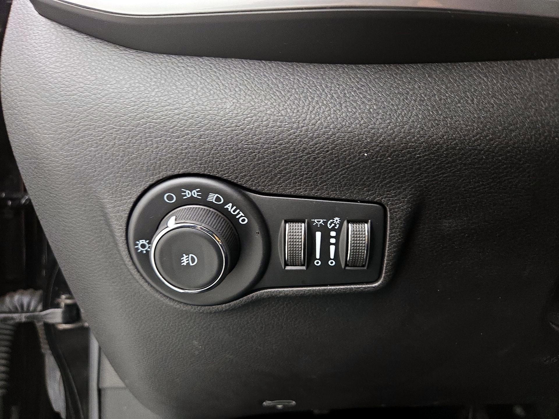 Thumbnail: 2022 Jeep Compass - 13
