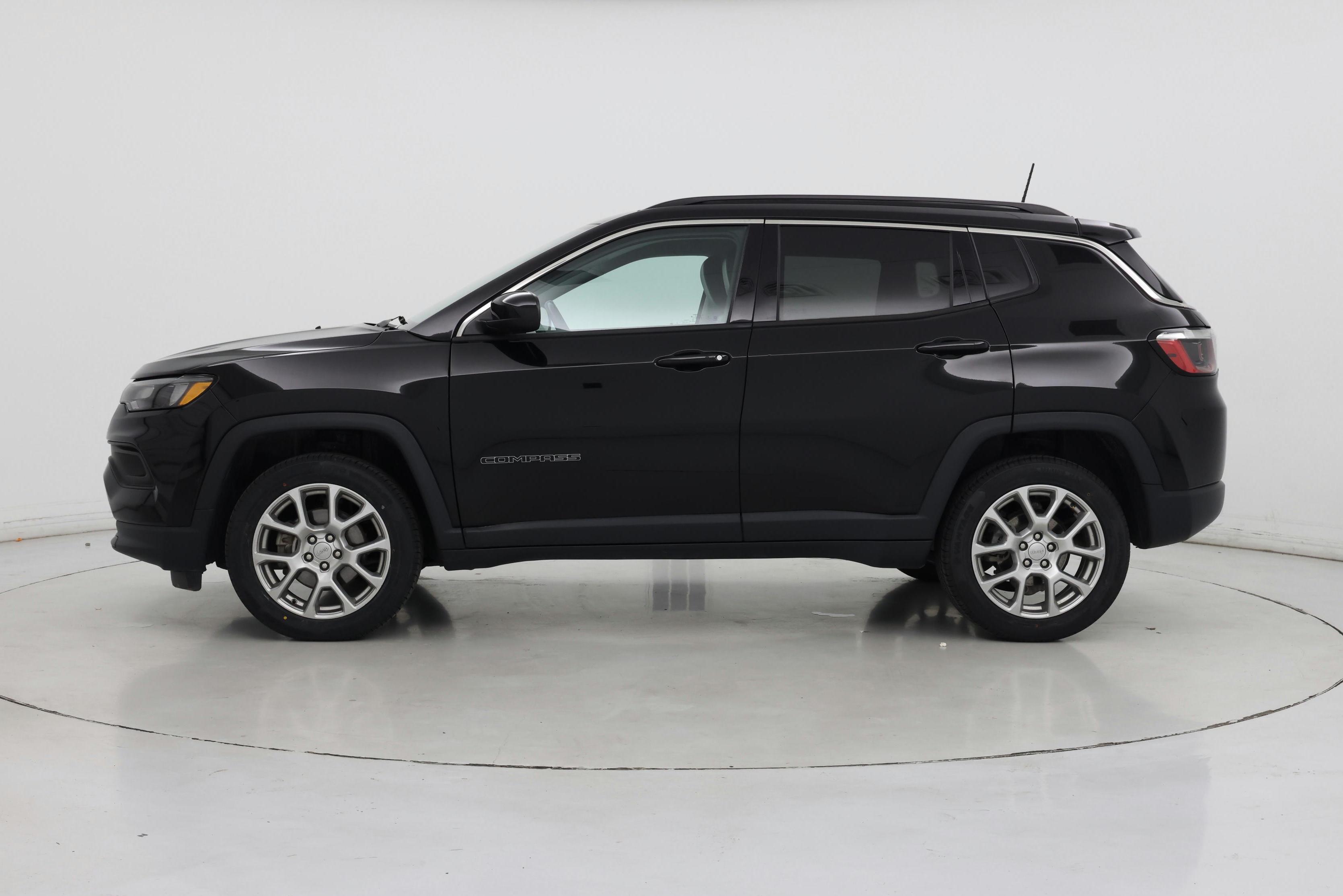 Thumbnail: 2022 Jeep Compass - 3