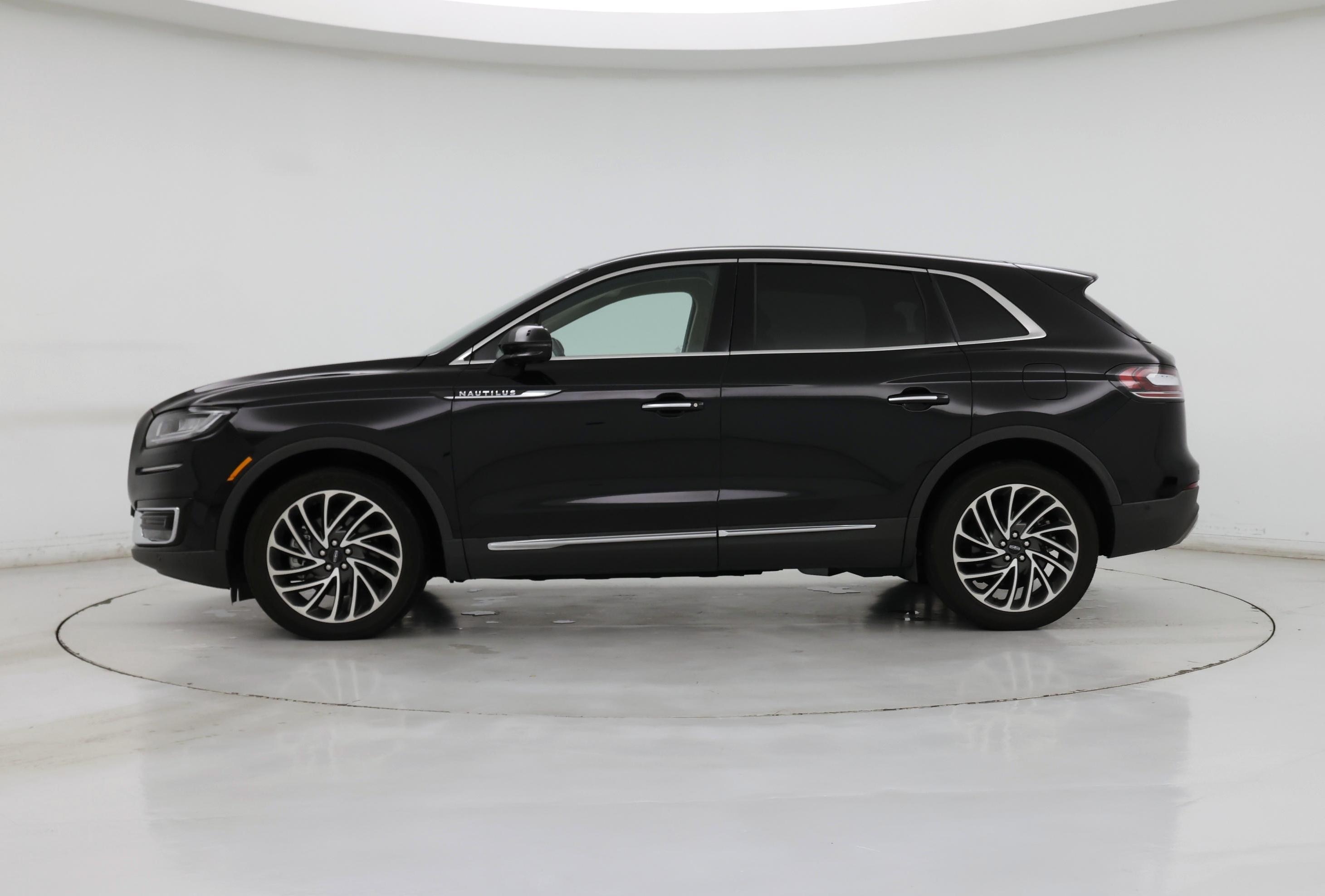 Thumbnail: 2020 Lincoln Nautilus - 3